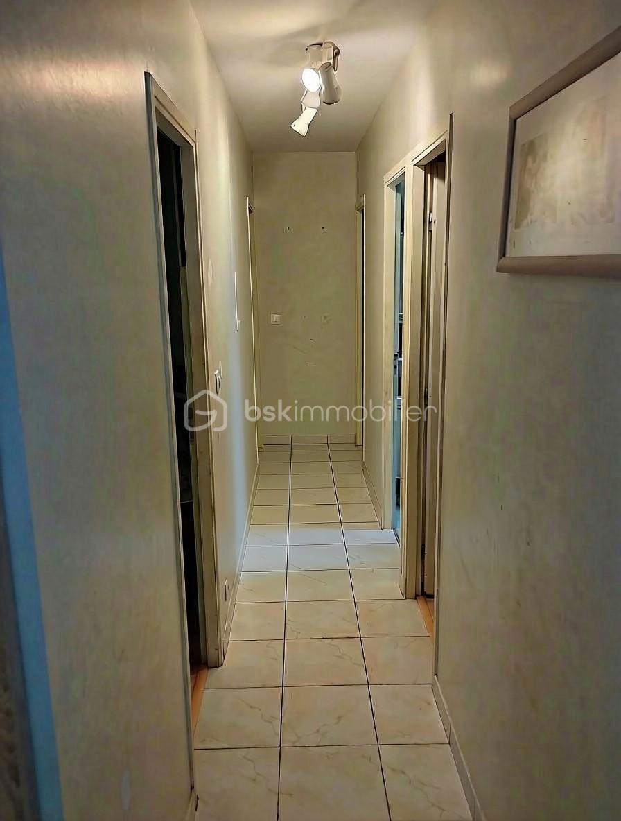 Couloir modifié avec IA.jpg