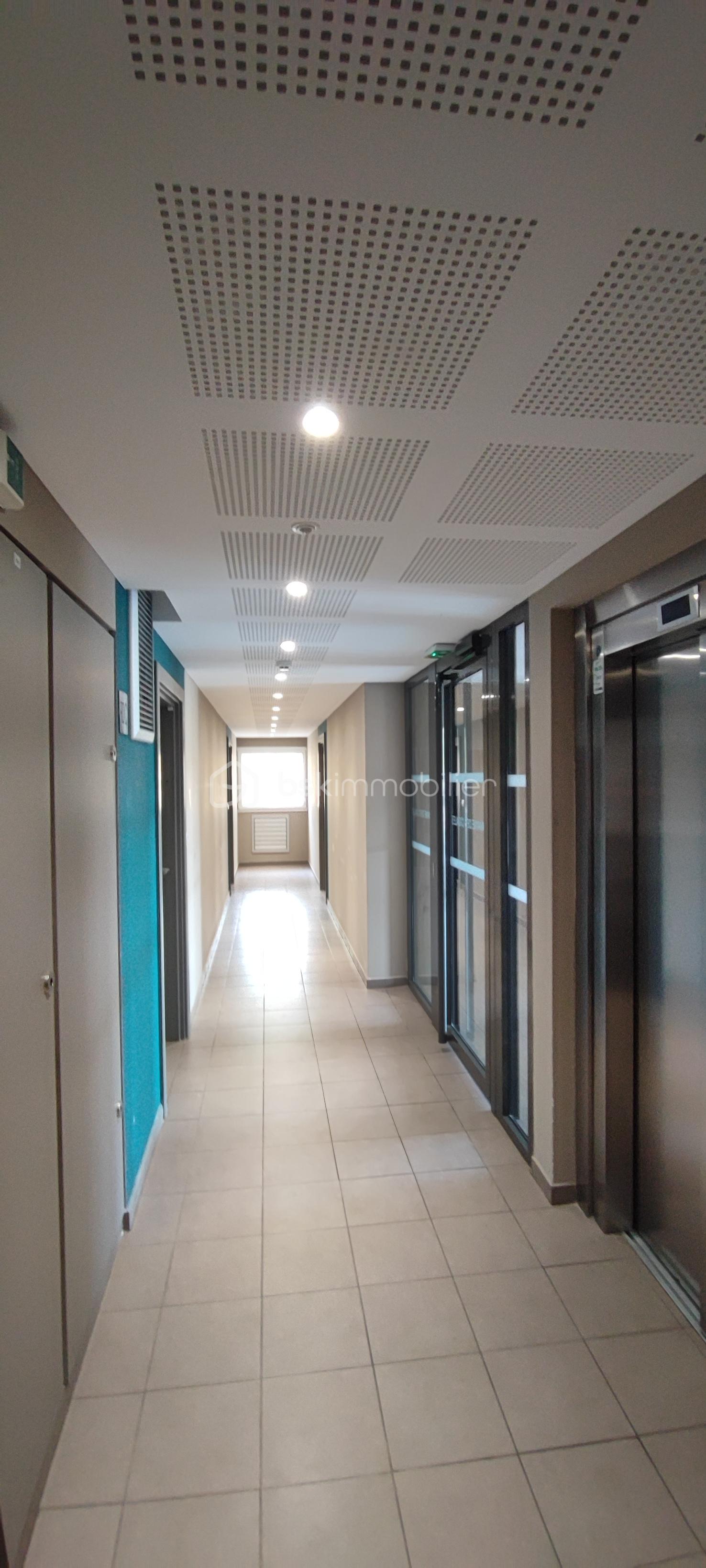 bianco couloir commun.jpg