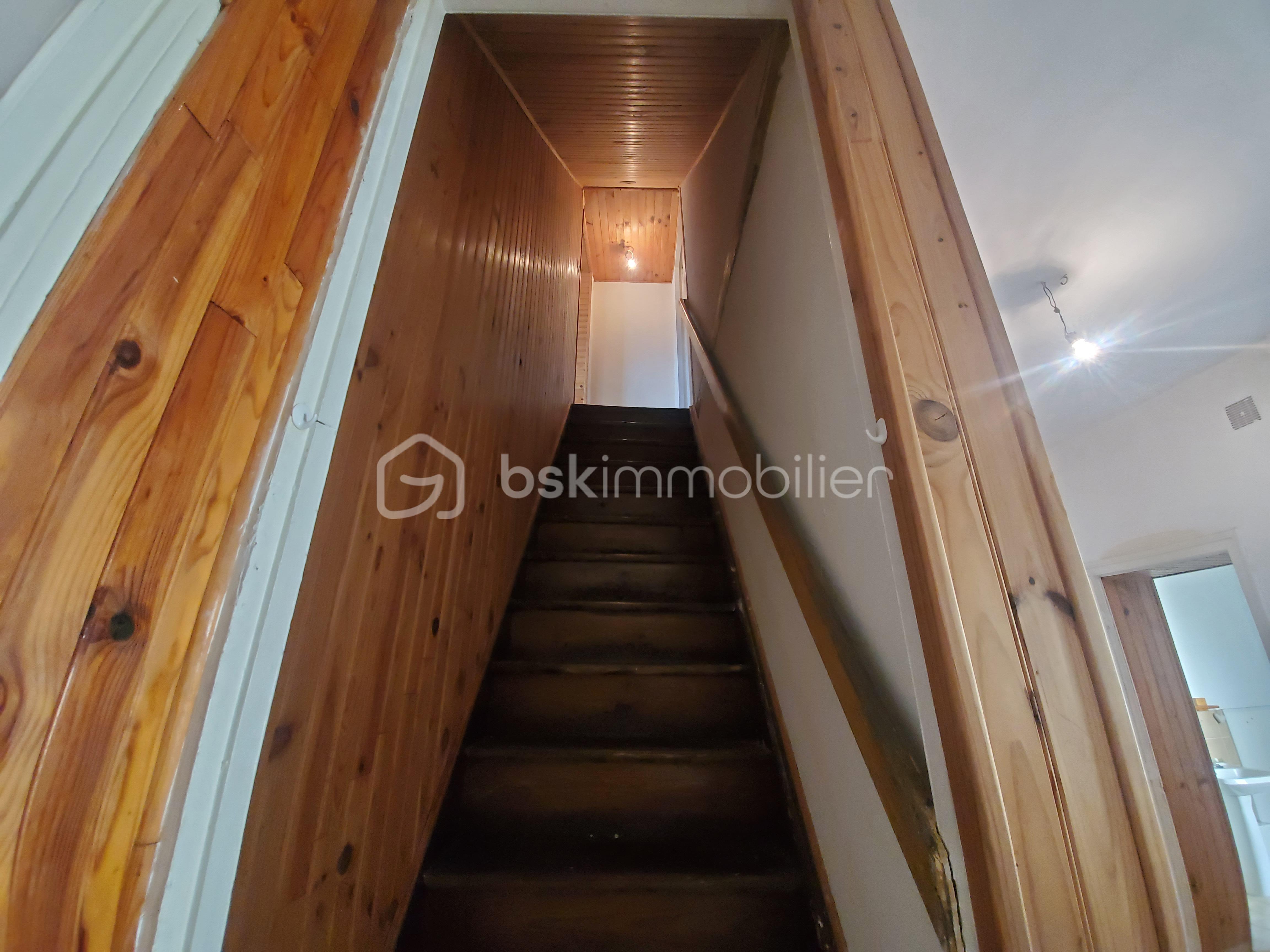 Maison de ville de 70,20 m² - HB SEV ESCALIER EN L'ETAT.jpg