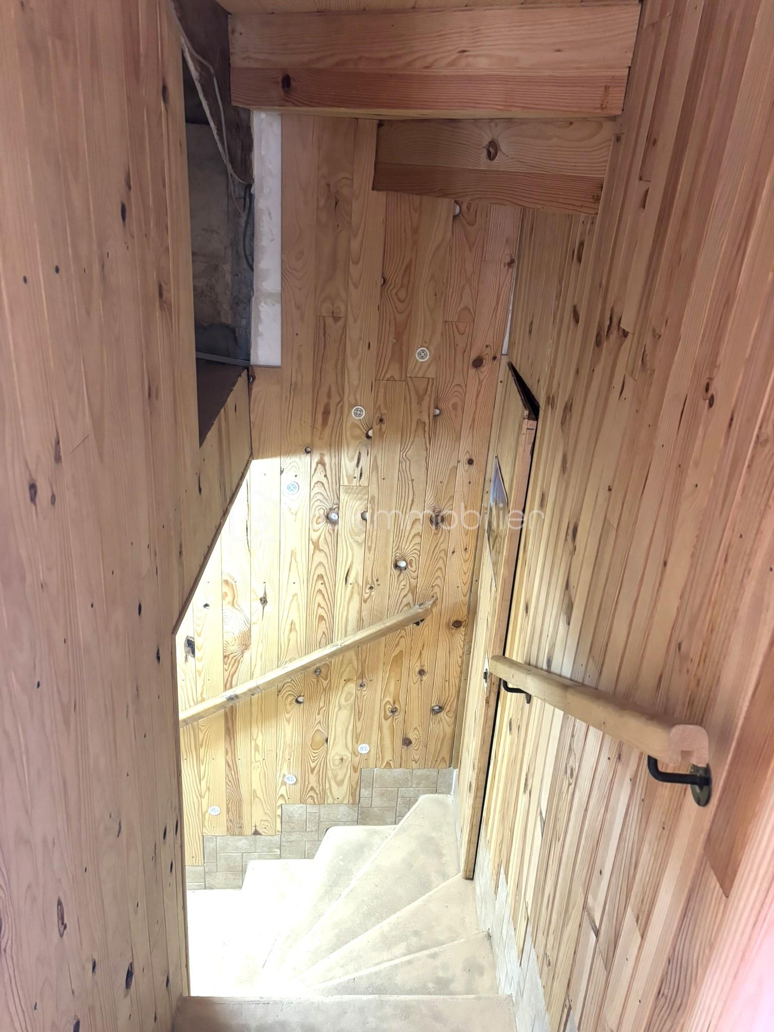 escalier bois 2.JPEG