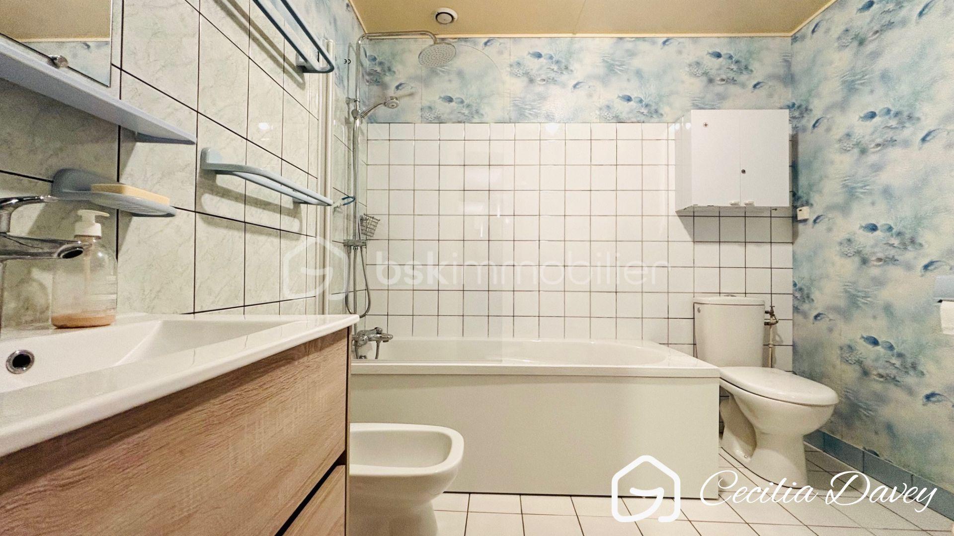 Maison de village de 95 m² - Copie de Copie de Copie de Blue Green Corporate Real Estate Presentation.pdf - 2026-01-22T172145.096.jpg