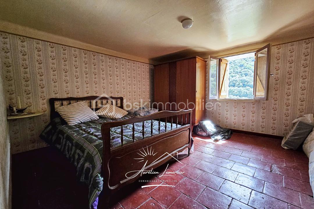 Maison en pierre de 80 m² - 10.png