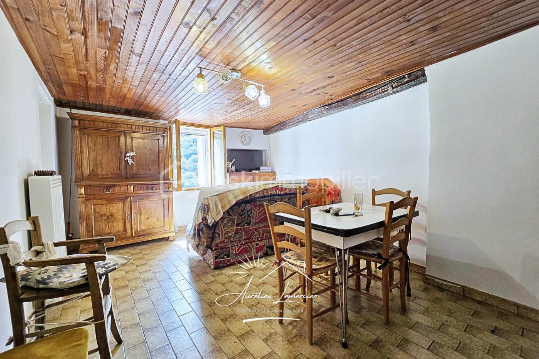 Maison en pierre de 80 m² - 5.png