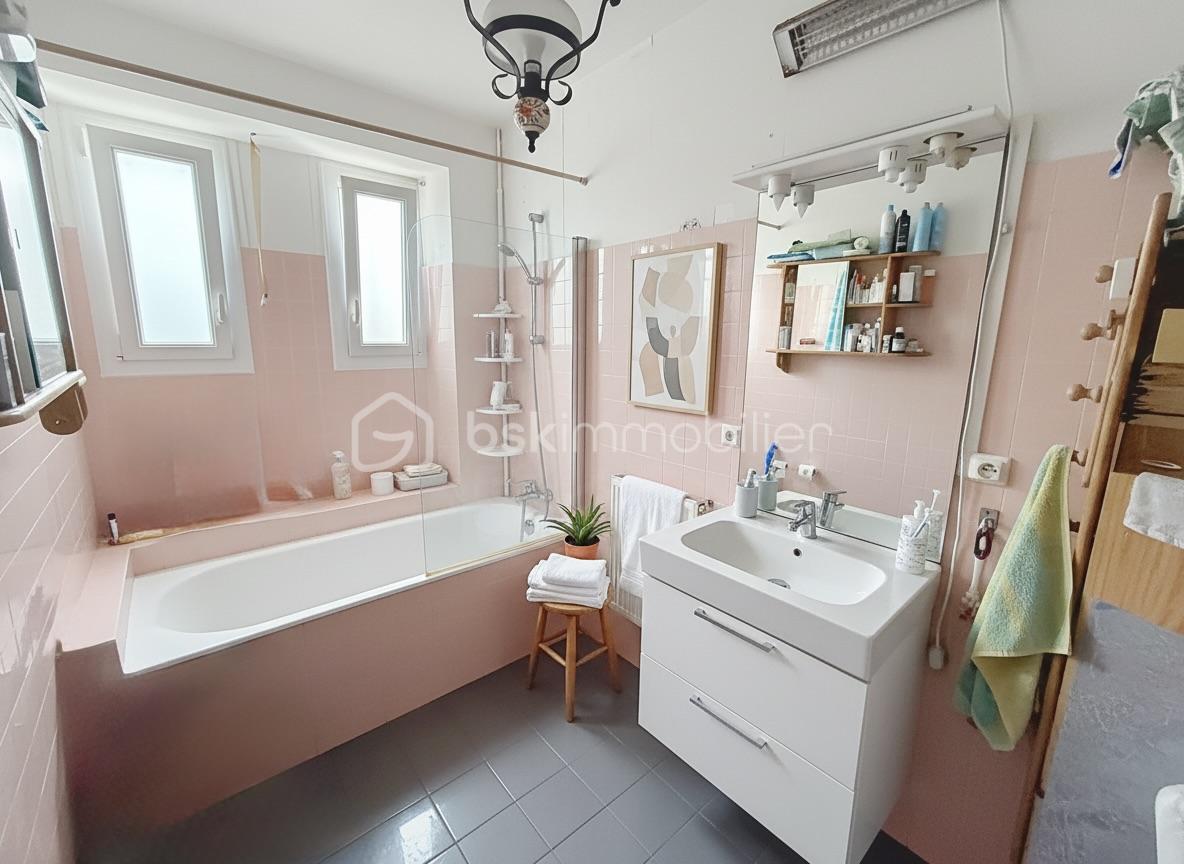 Maison de 154 m² - salle de bain bas.jpeg