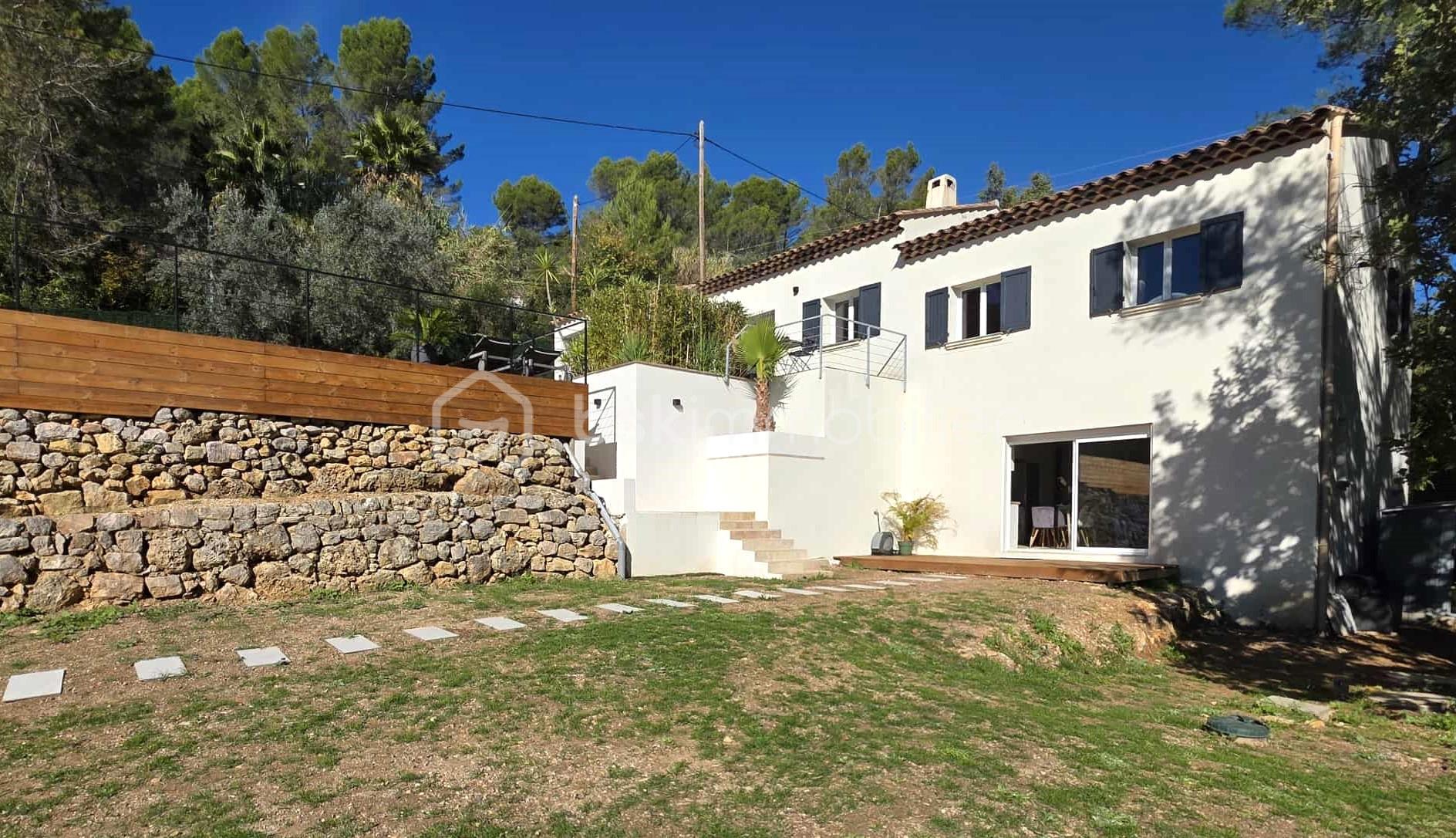 Maison contemporaine de 150 m² - 0b59f9bb-0439-46dd-9da5-8ff9f1faed1a.jpg