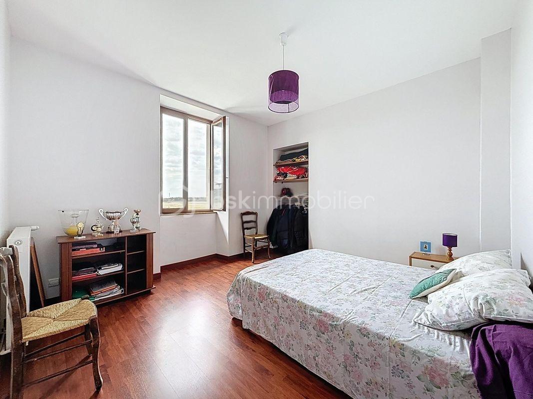 Maison de 223 m² - photo 3.jpg