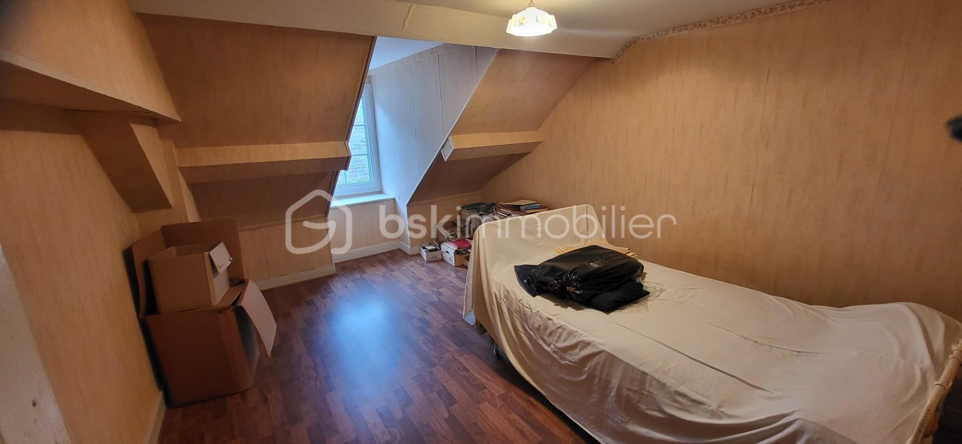 Maison de village de 200 m² - Gou rue du centre chambre 4 du 2eme.jpg