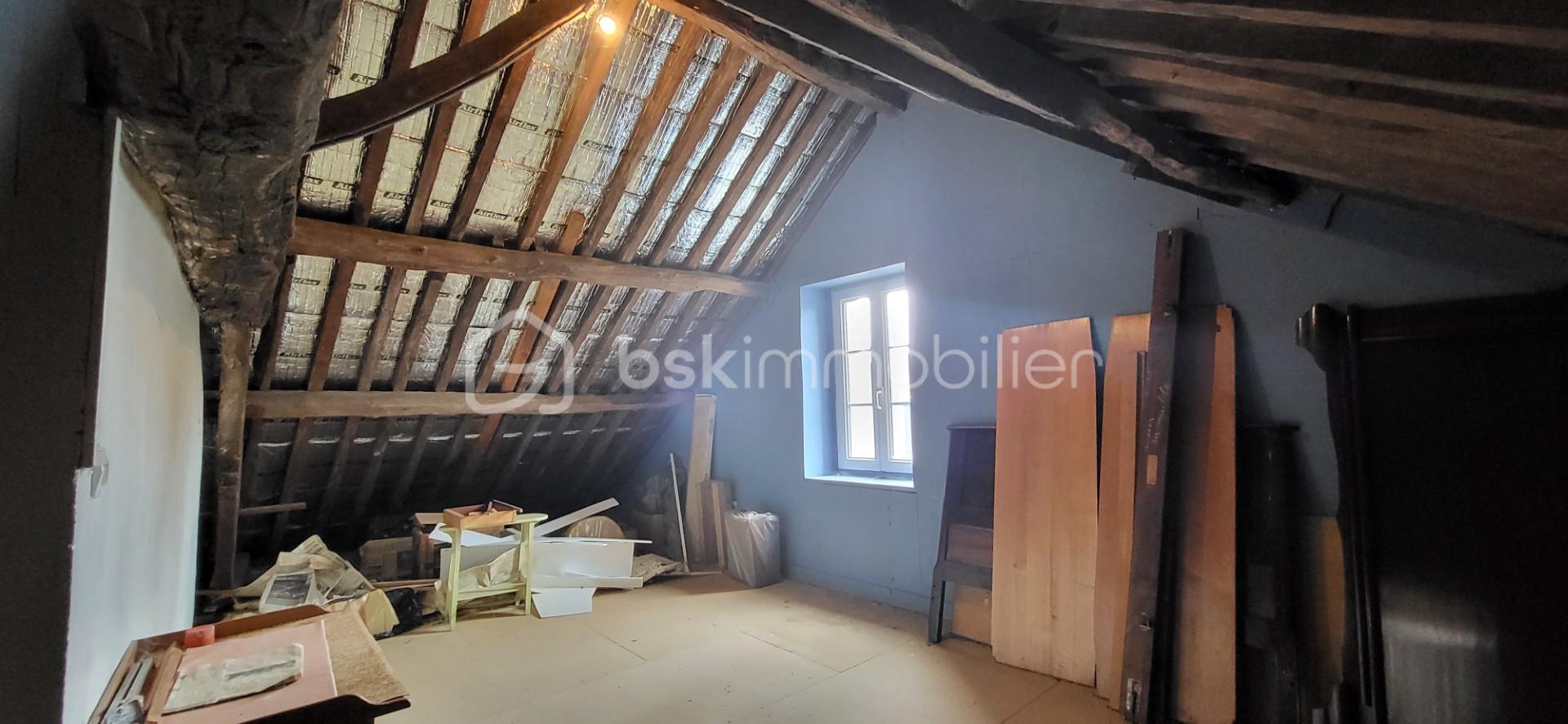 Maison de village de 200 m² - Gou rue du centre grenier aménageable 1.jpg