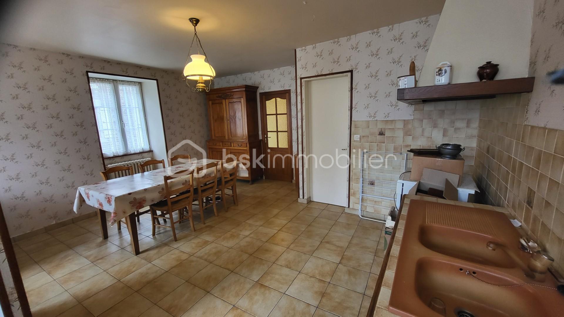 Maison de village de 200 m² - Gou rue du centre cusine 3.jpg
