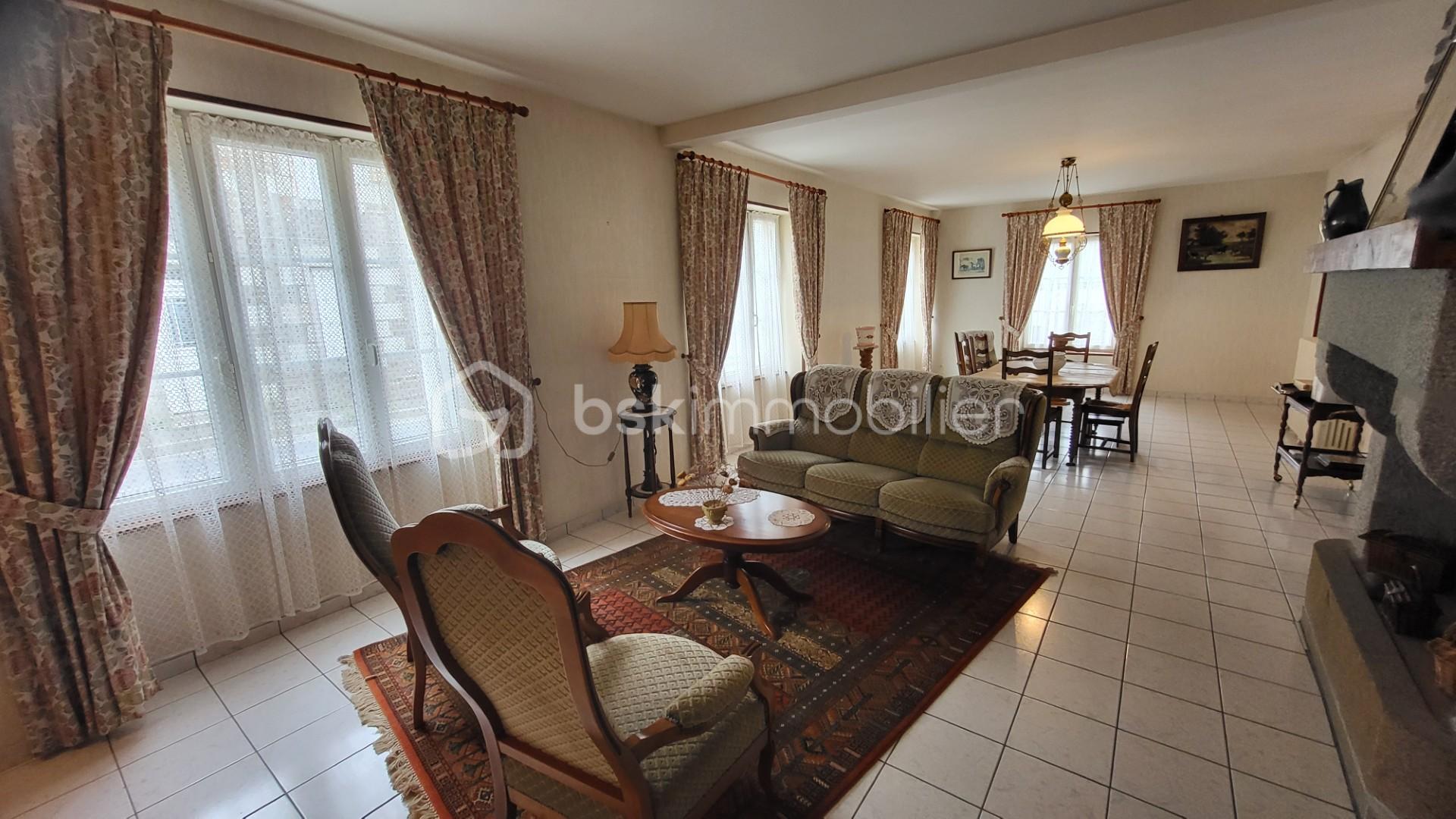 Maison de village de 200 m² - Gou rue du centre séjour 1.jpg