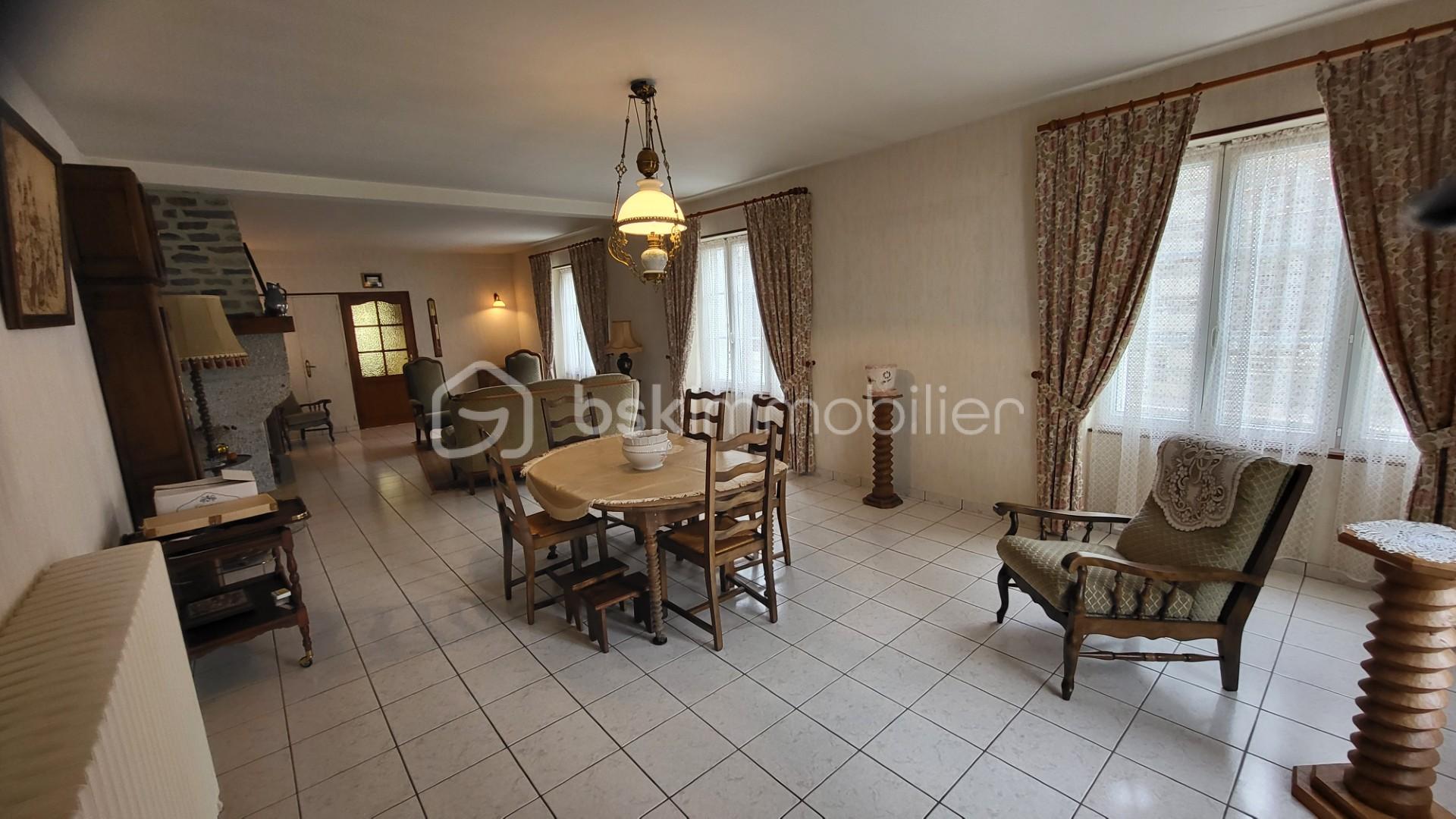 Maison de village de 200 m² - Gou rue du centre séjour 1 2.jpg