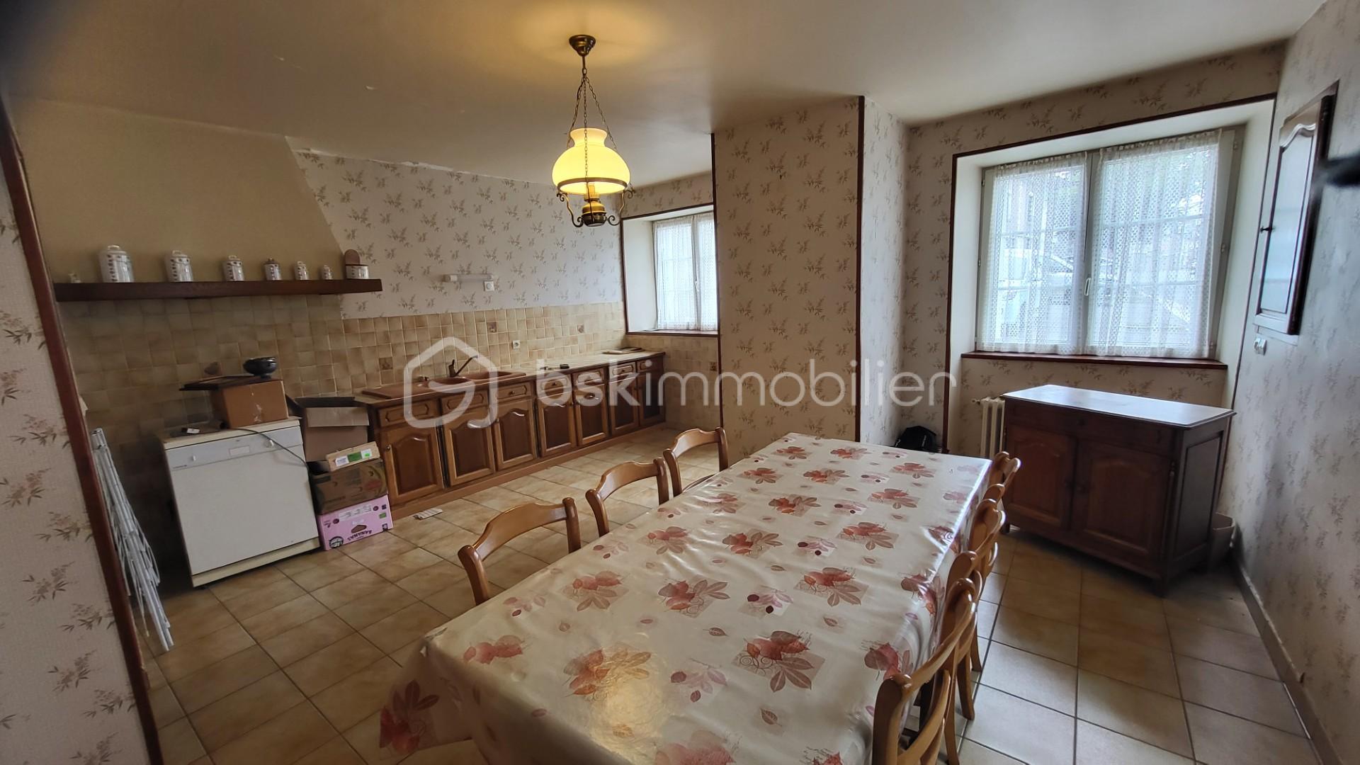 Maison de village de 200 m² - Gou rue du centre cusine 2 ple.jpg