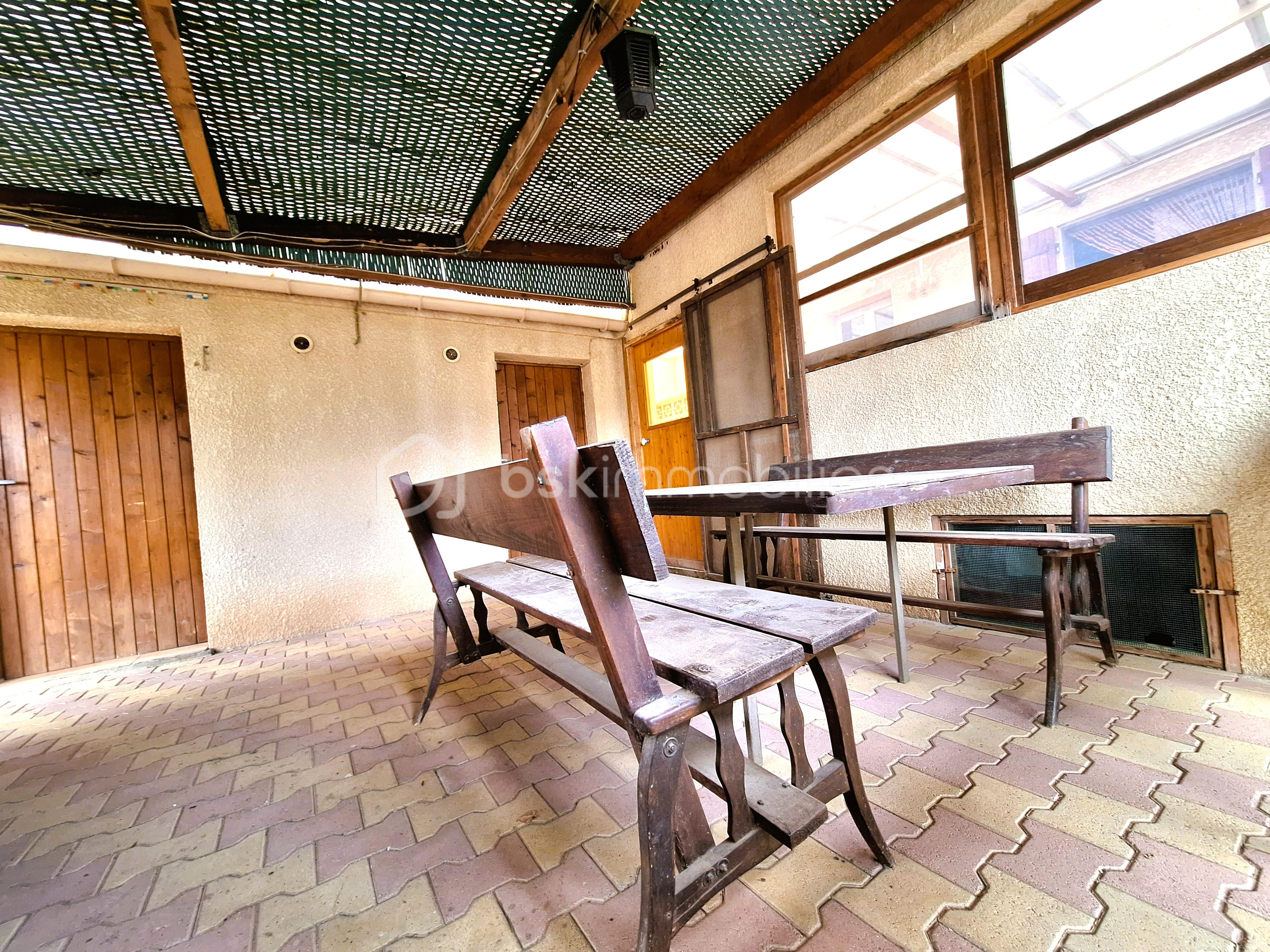 Maison traditionnelle de 137 m² - Lelong  (63).jpg