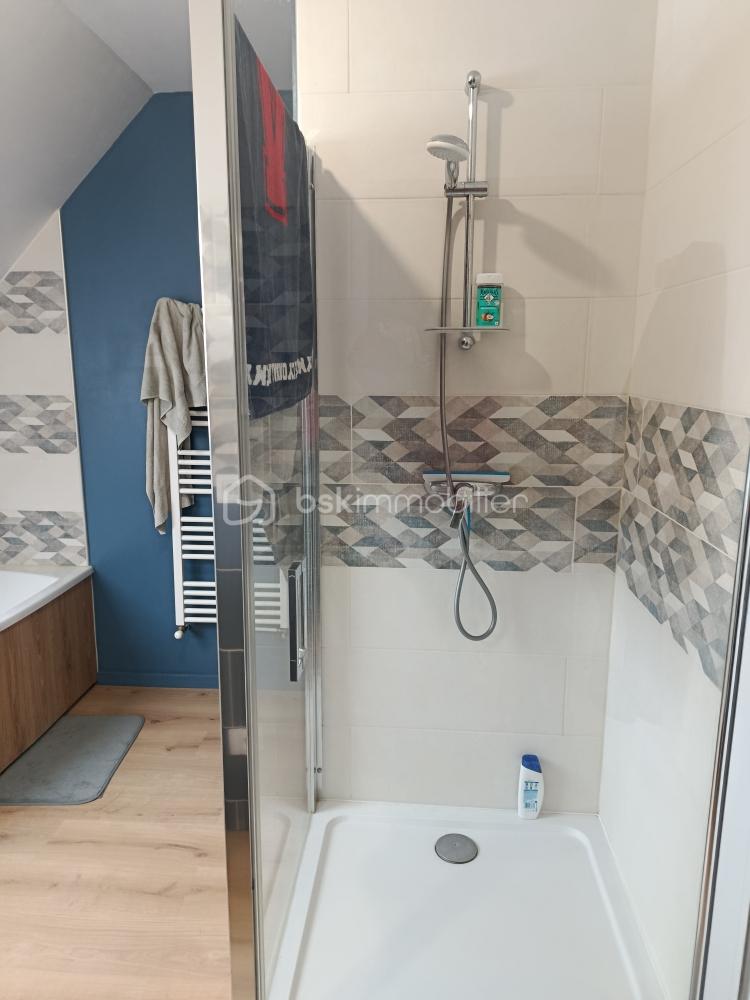 Maison traditionnelle de 102 m² - DOUCHE.jpg