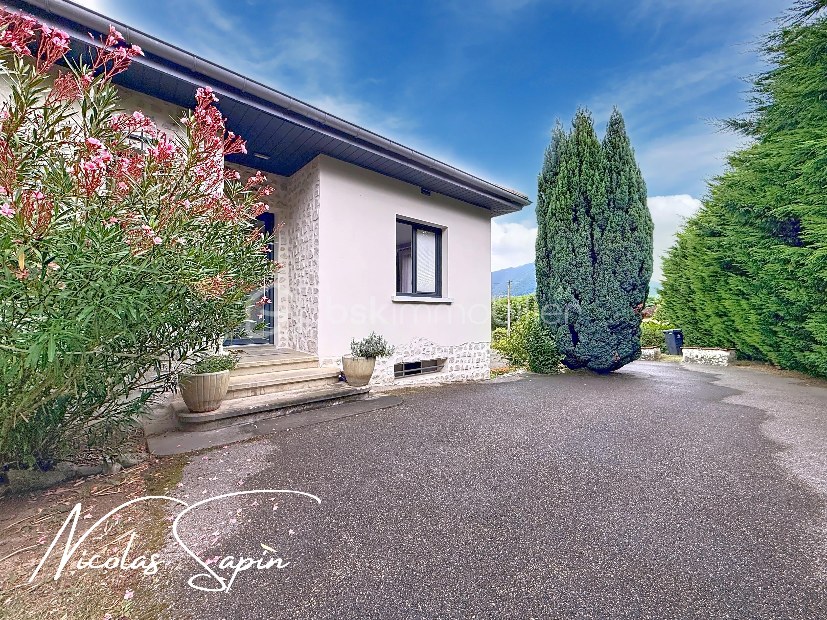 Maison de 160 m² - jarrie_00008.jpeg