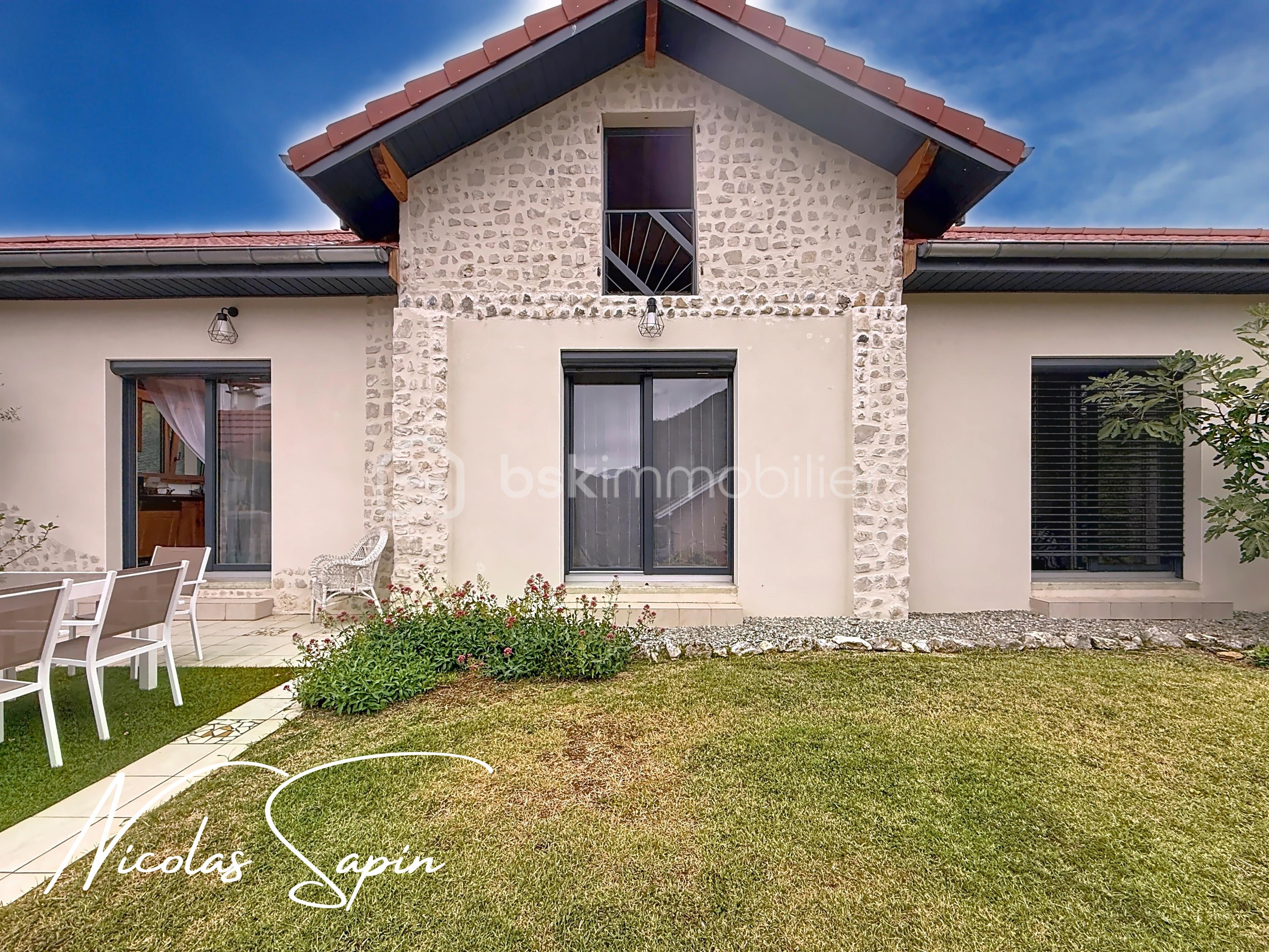 Maison de 160 m² - jarrie_00005.jpeg