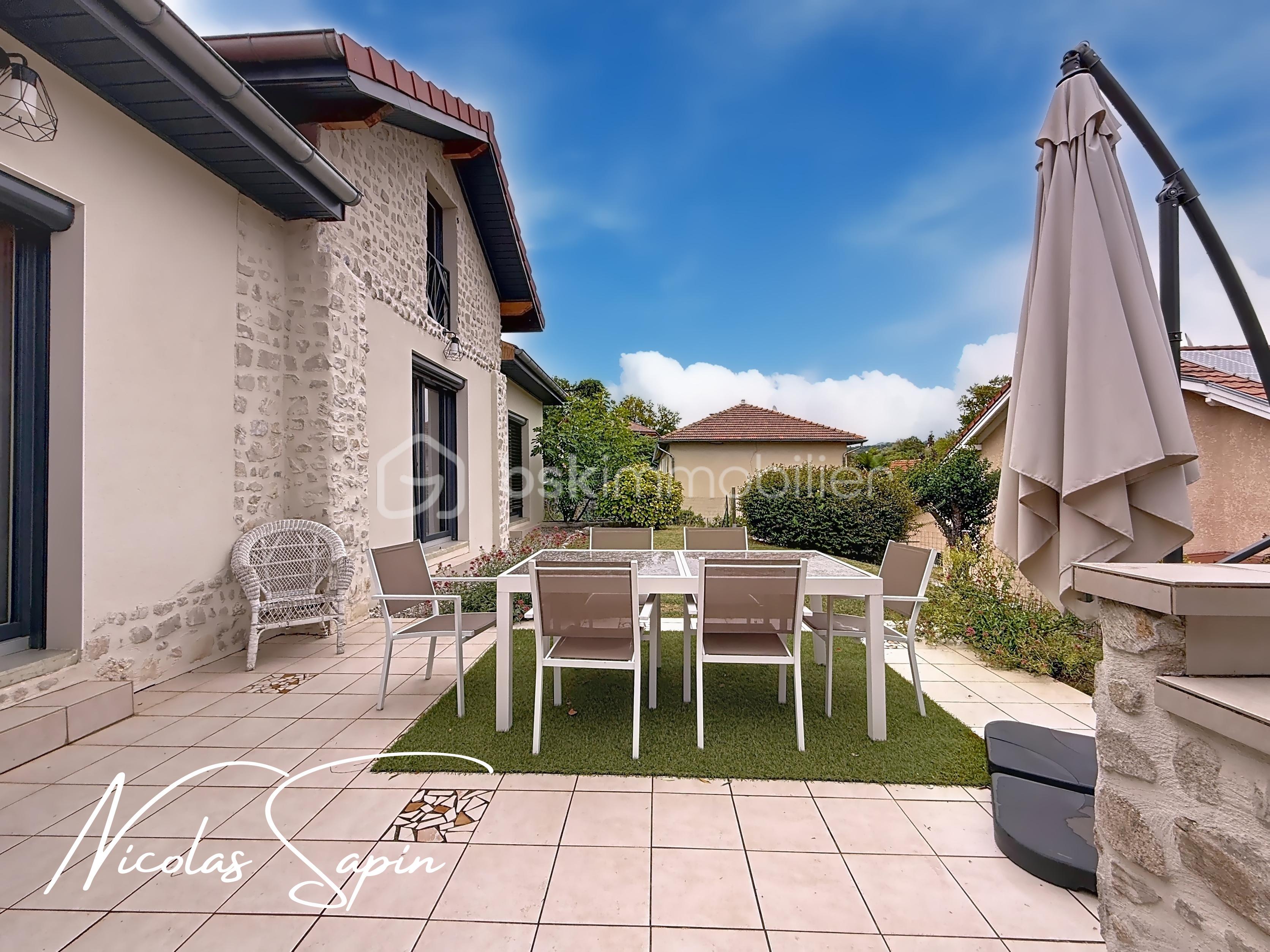 Maison de 160 m² - jarrie_00004.jpeg