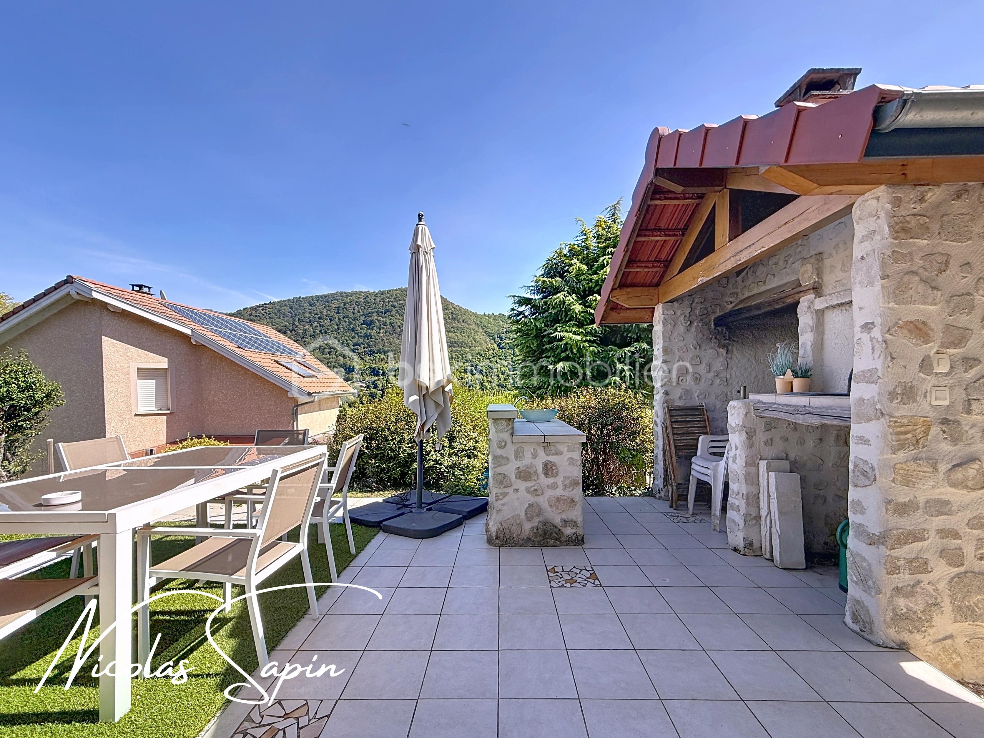 Maison de 160 m² - jarrie_00004.jpg