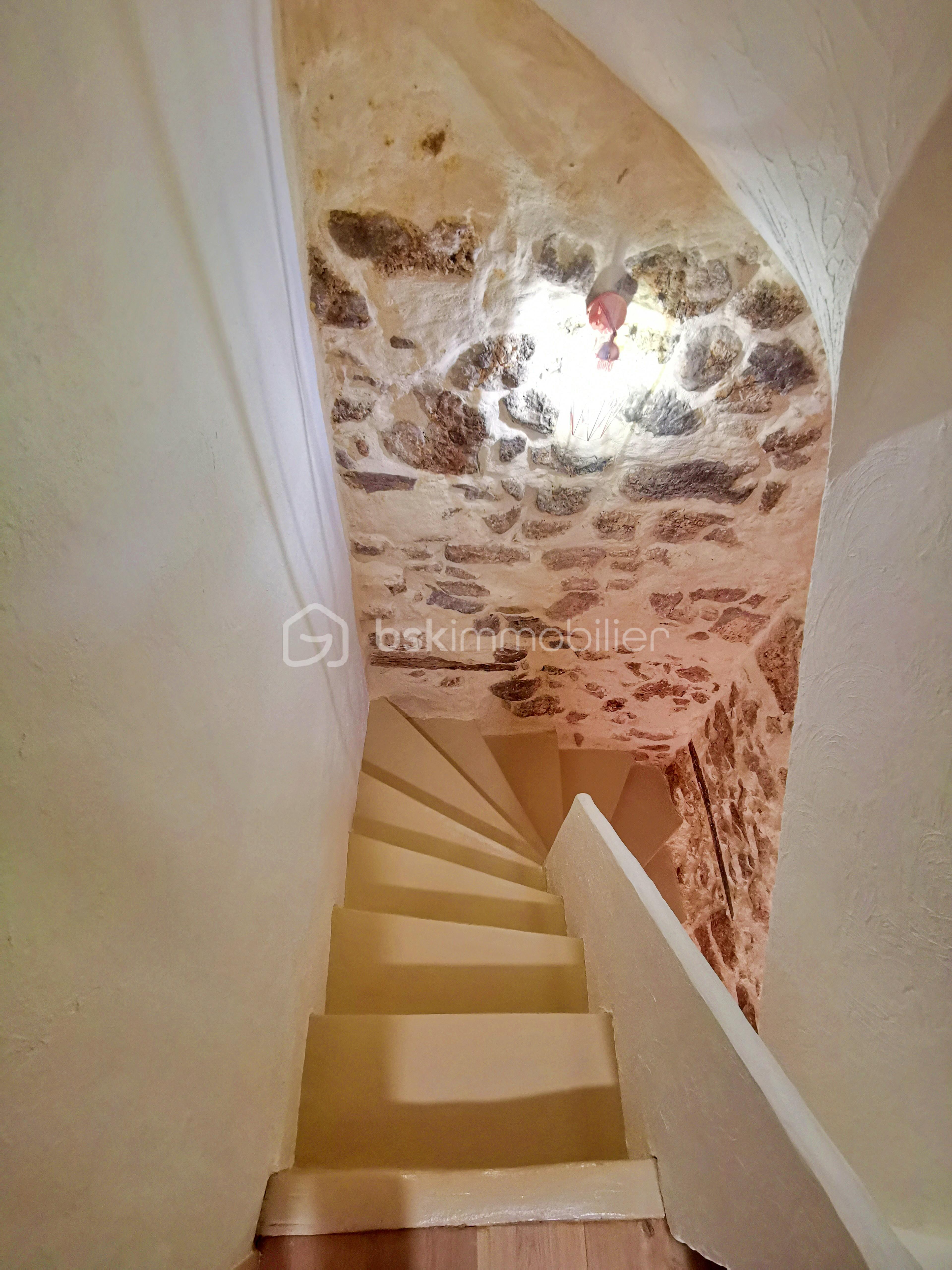 Maison de village de 51 m² - Escalier RDC - 1.jpg