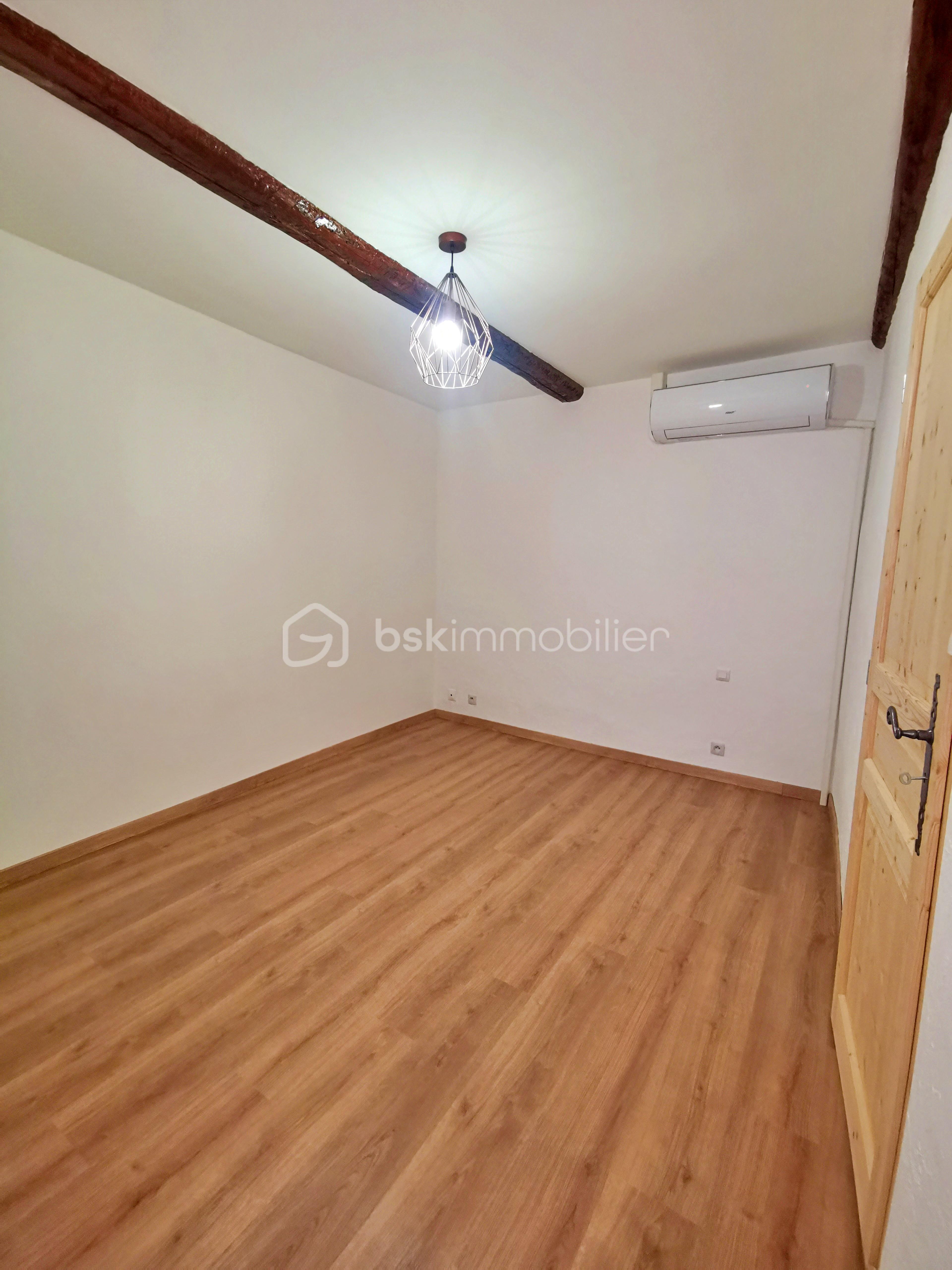 Maison de village de 51 m² - Chambre 1er.jpg