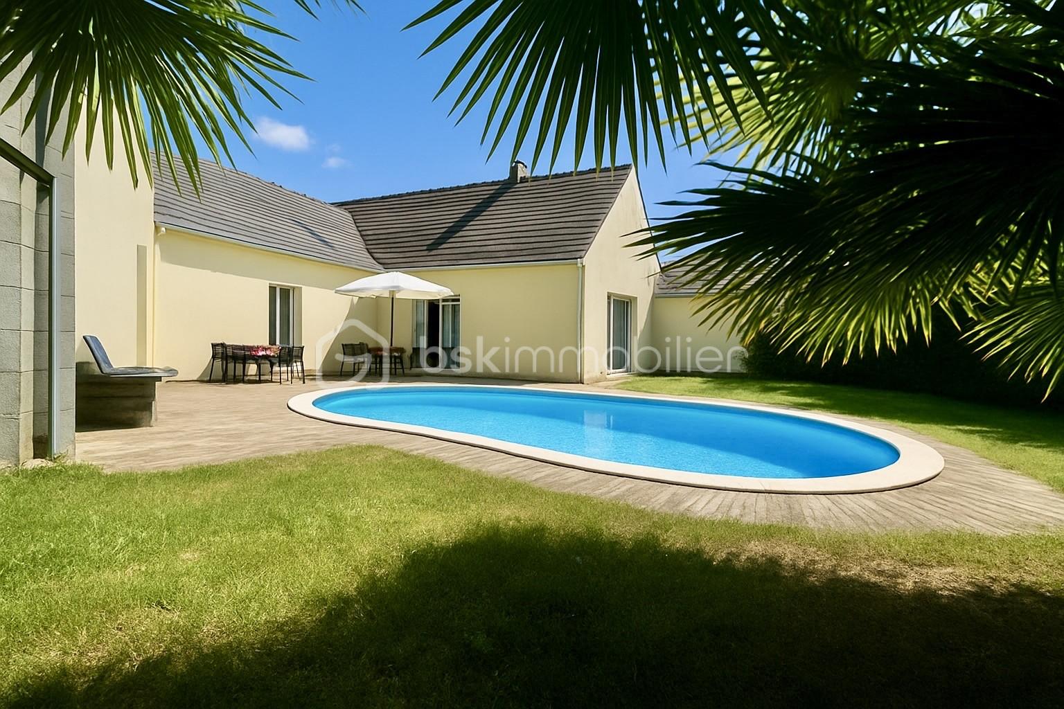 Maison de 260 m² - thumbnail_925628C7-D78A-4DCB-AA11-4F130F135B19.jpg