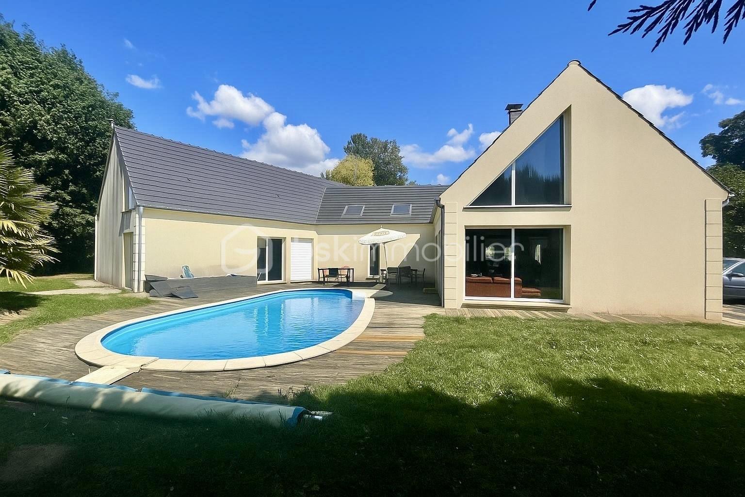 Maison de 260 m² - thumbnail_33144ba1-c49c-4187-a1ff-3ea71441ca2f.jpg