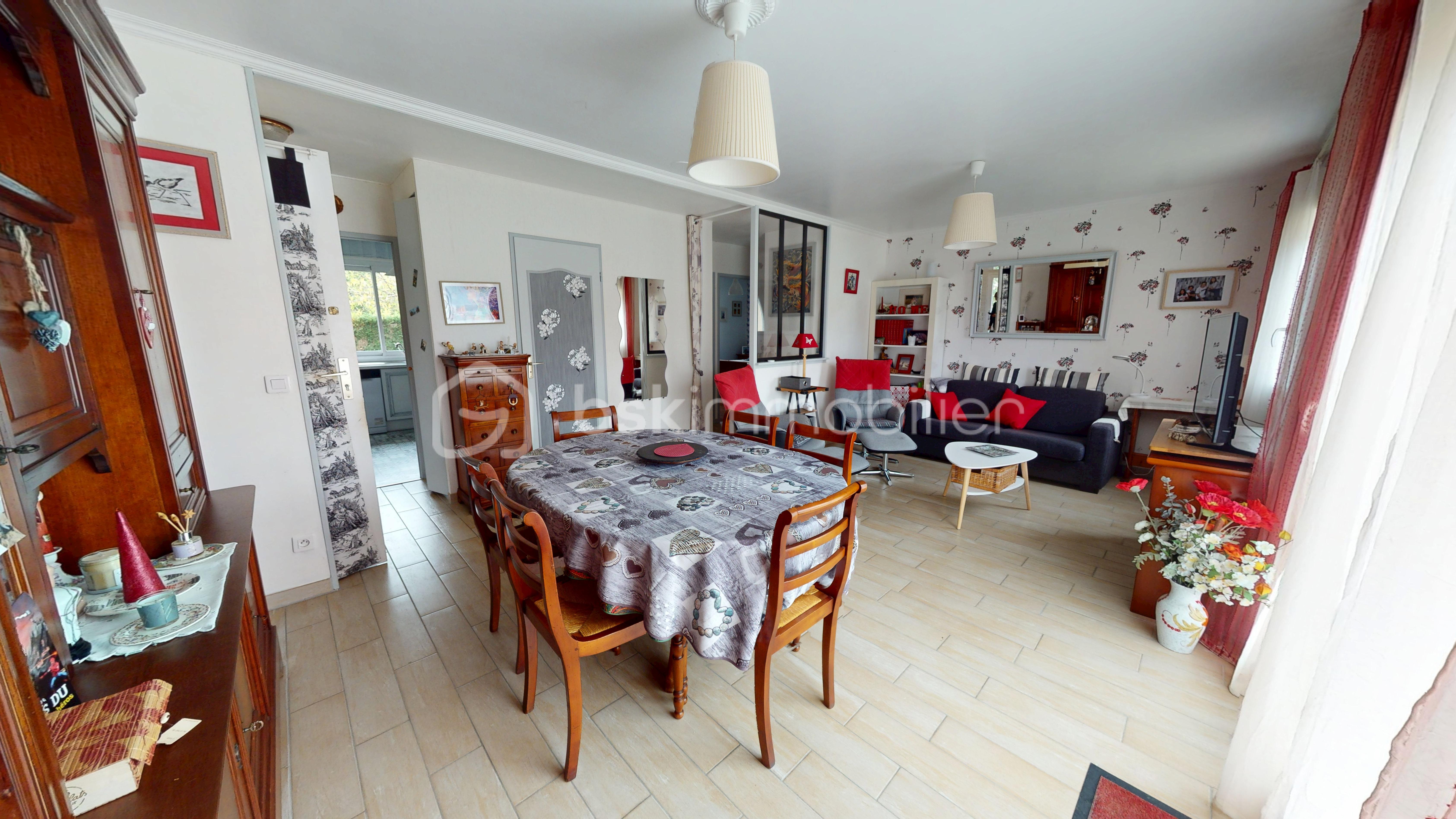 Pavillon de 70 m² - 10042025_121207.jpg