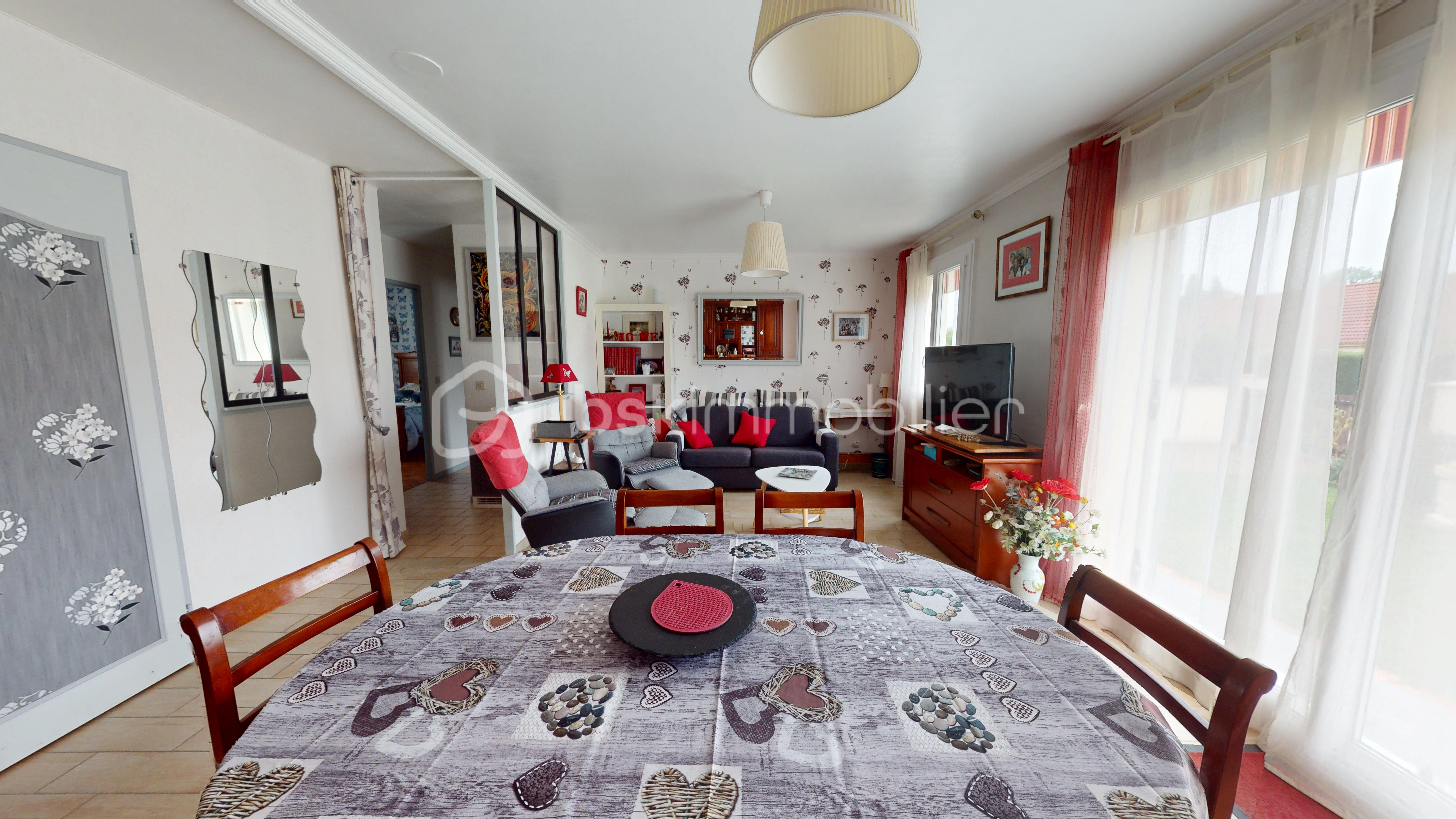 Pavillon de 70 m² - 10042025_121224.jpg