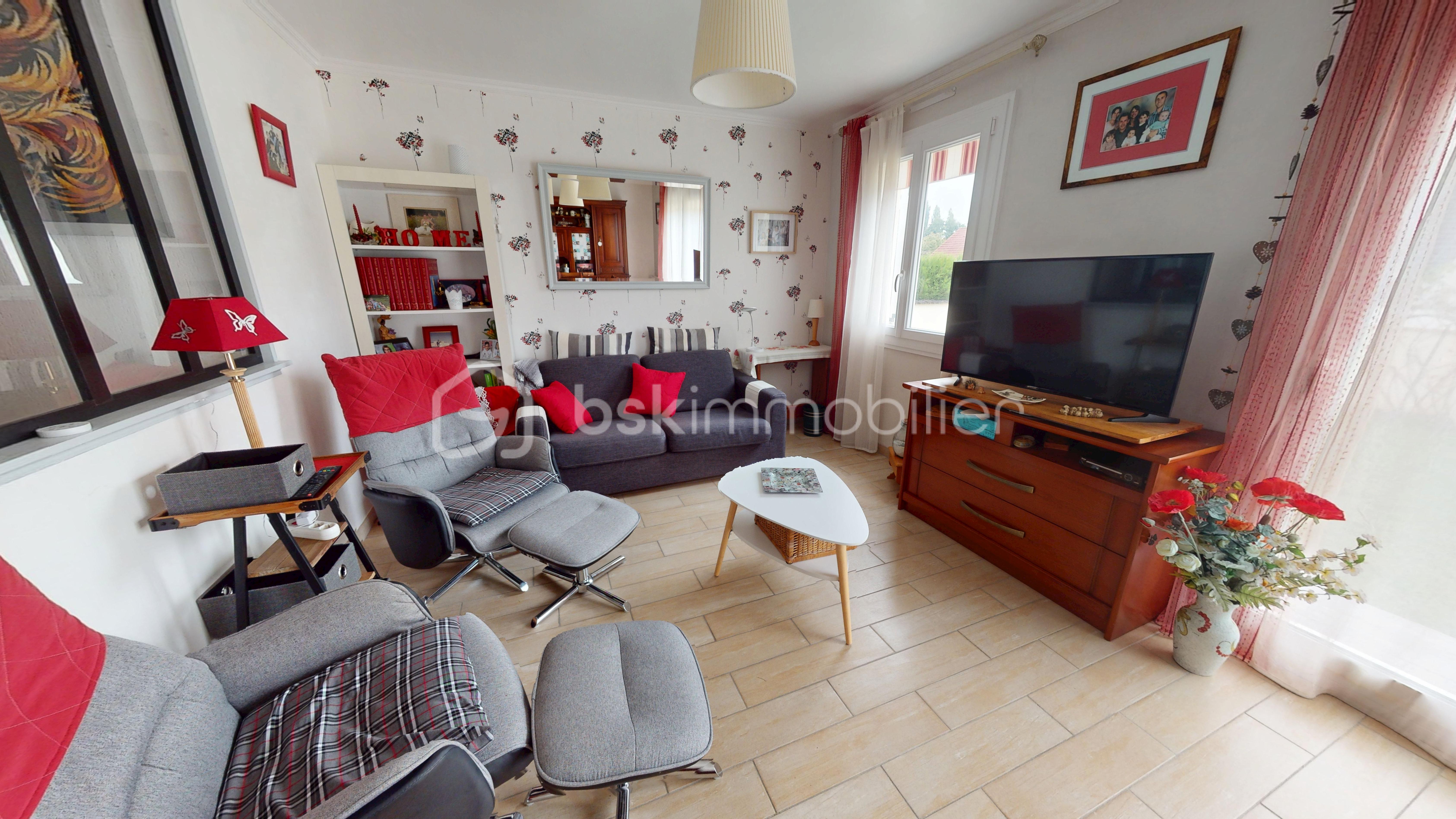 Pavillon de 70 m² - 10042025_121705.jpg