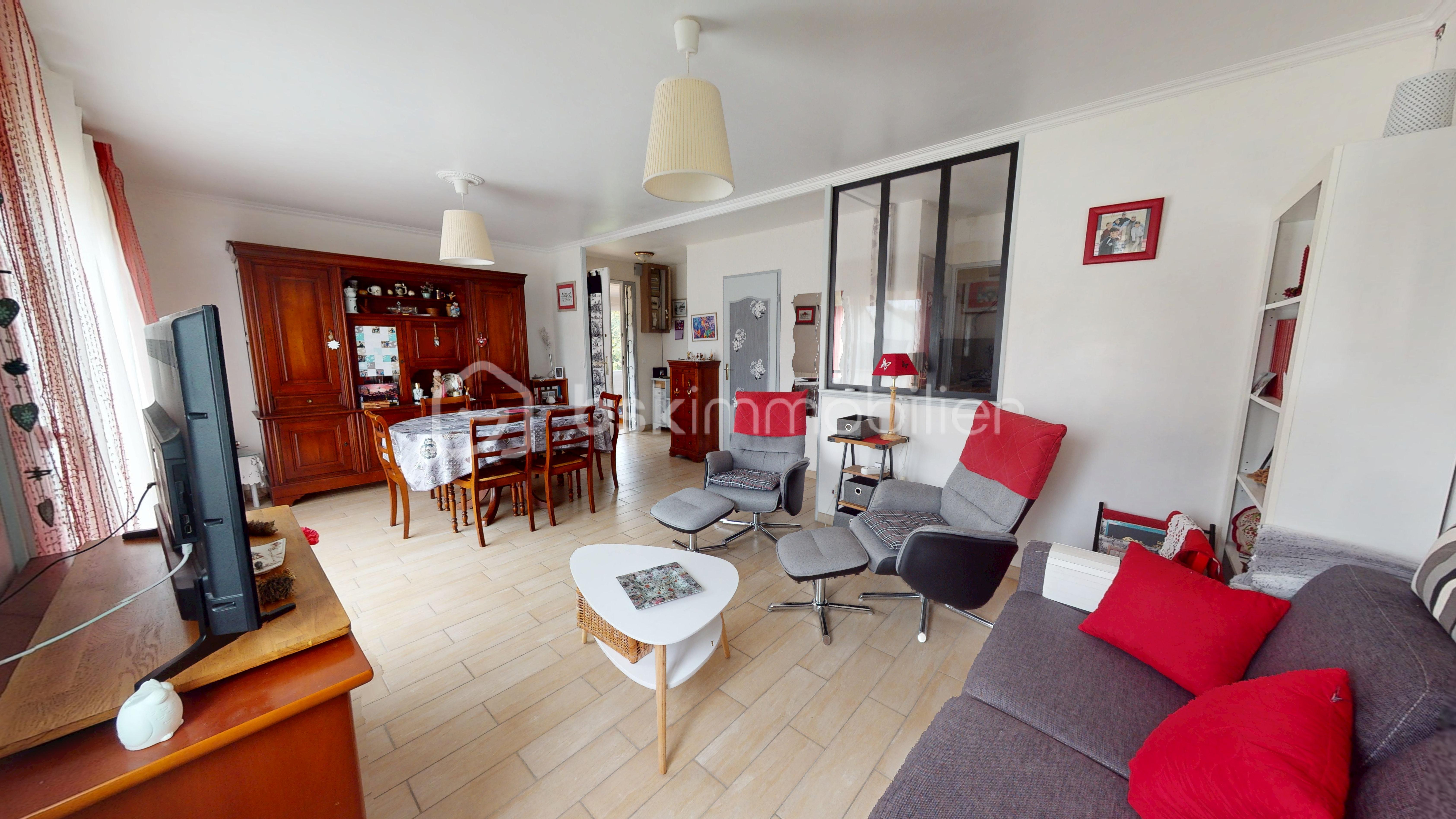 Pavillon de 70 m² - 10042025_121243.jpg