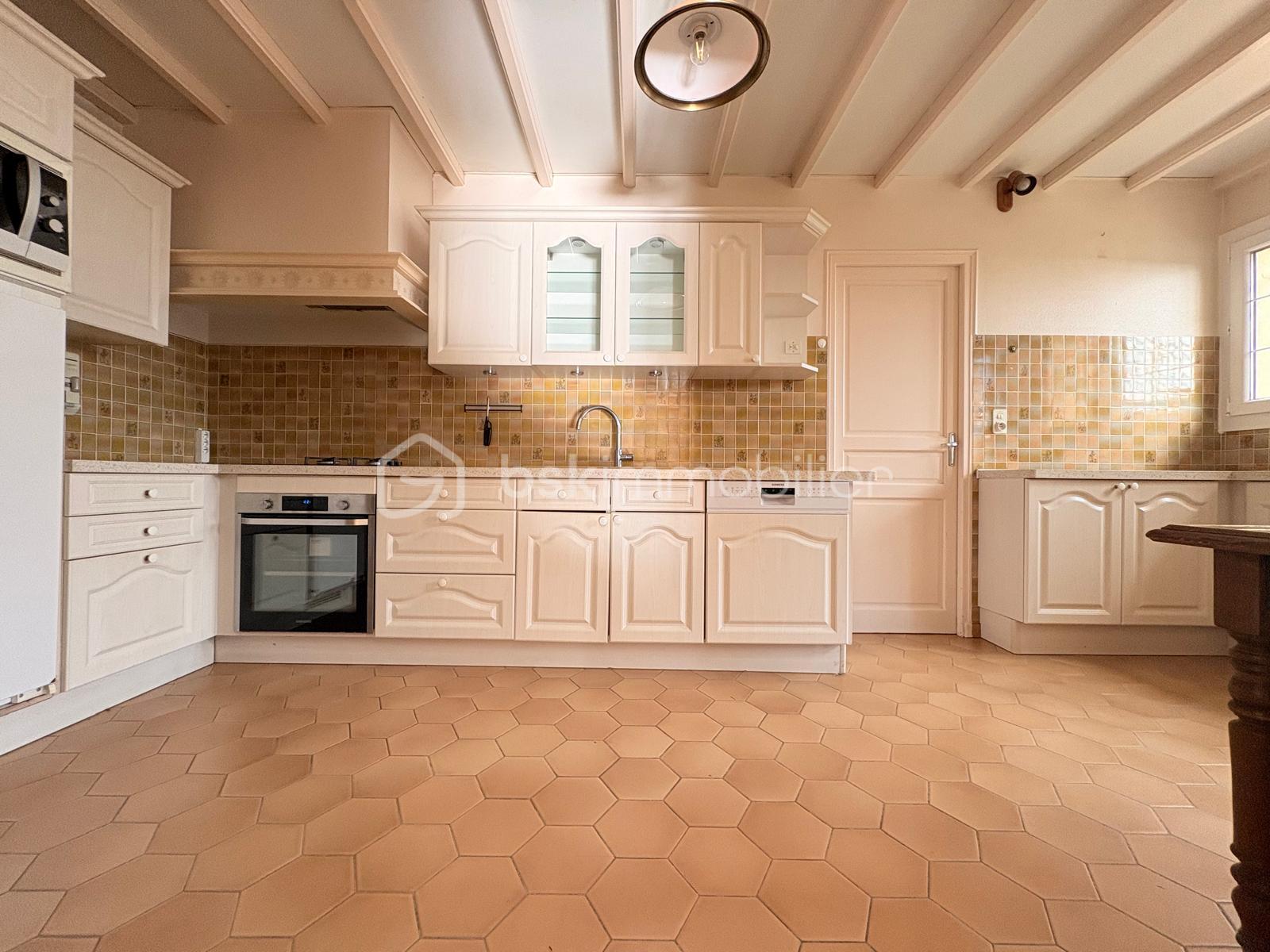 Maison de 140 m² - WhatsApp Image 2025-10-28 à 08.14.18_44366262.jpg