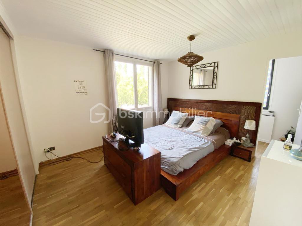 Maison de 450 m² - maison-grezieu-la-varenne-craponne-chambre-parentale.jpg