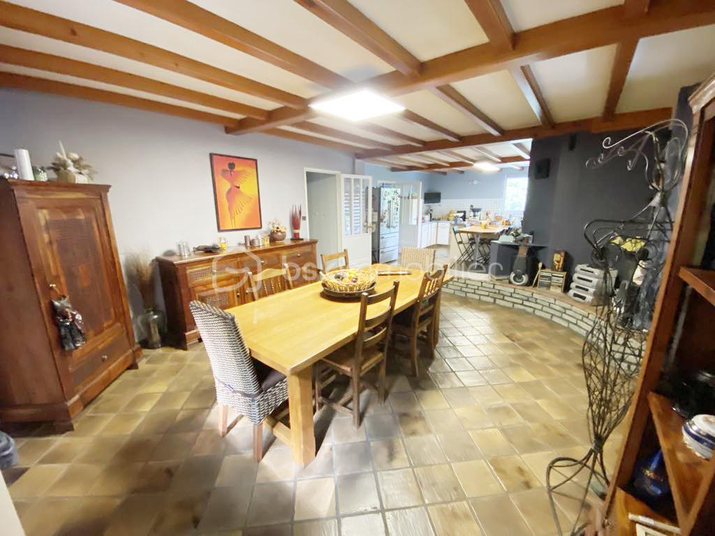 Maison de 450 m² - maison-grezieu-la-varenne-craponne-salle-a-manger.jpg