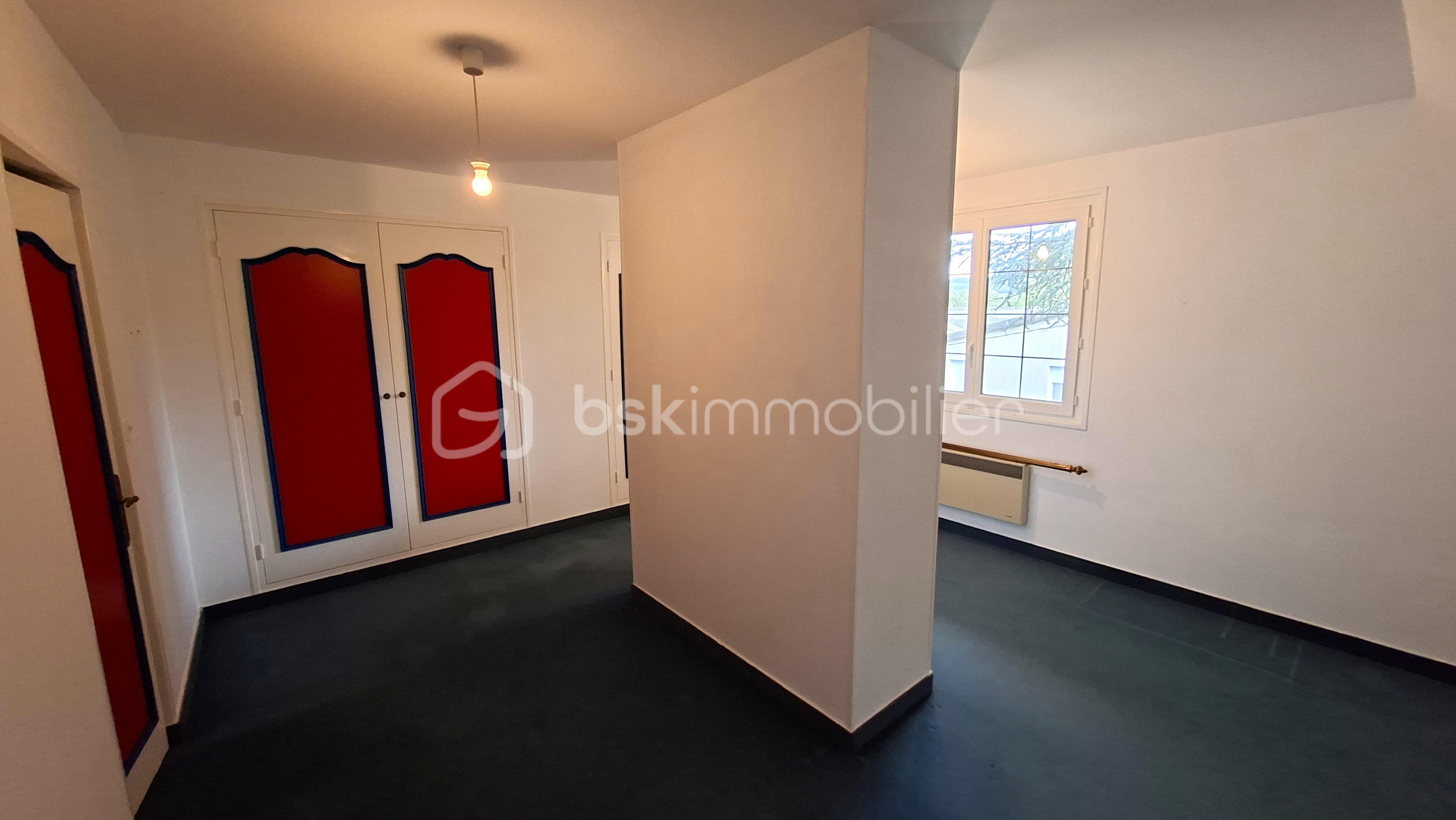 D chambre étage avec conduit.jpg