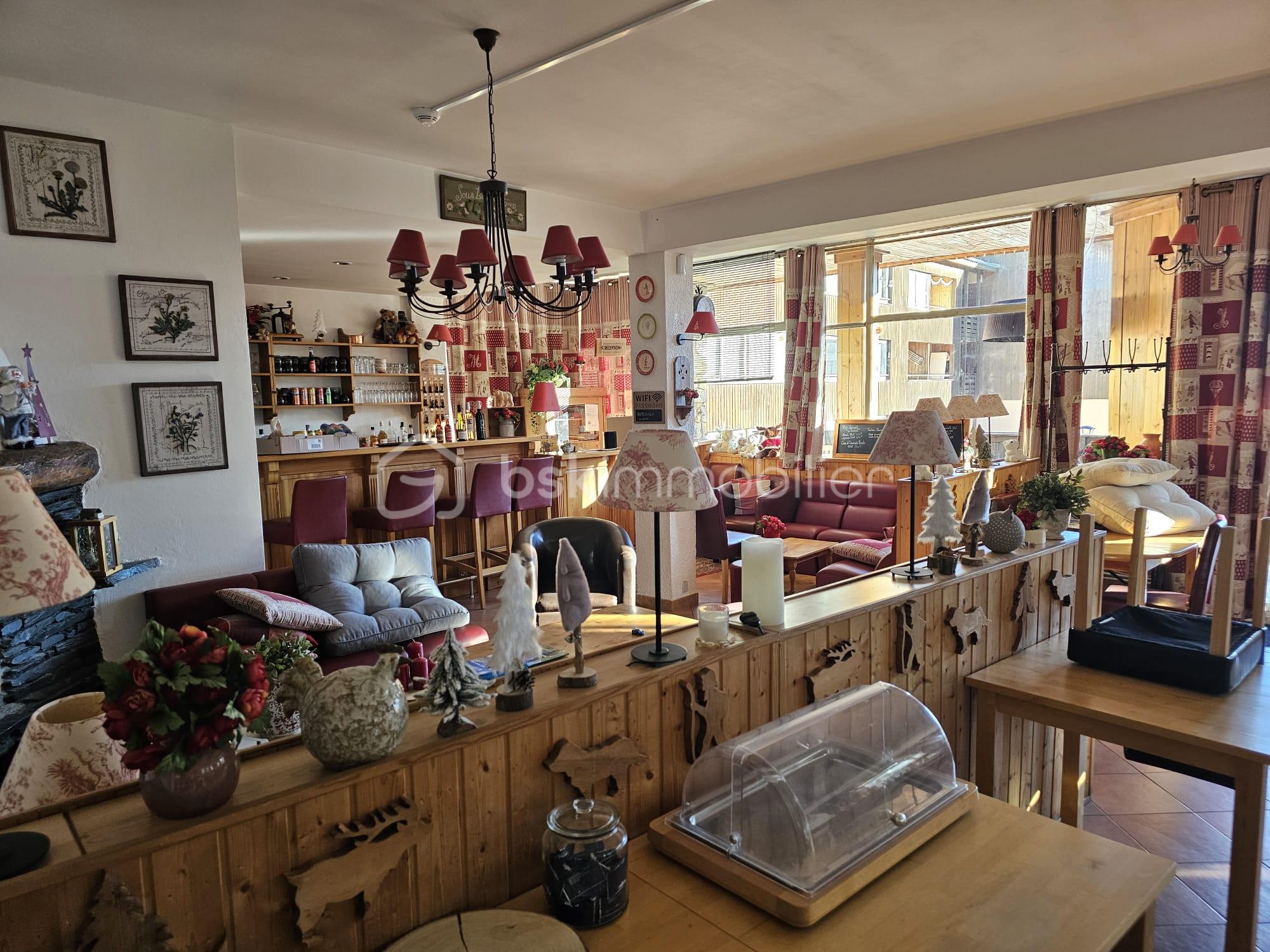 Local d'activités de 546 m² - WhatsApp Image 2025-12-20 at 08.13.45 (1).jpeg