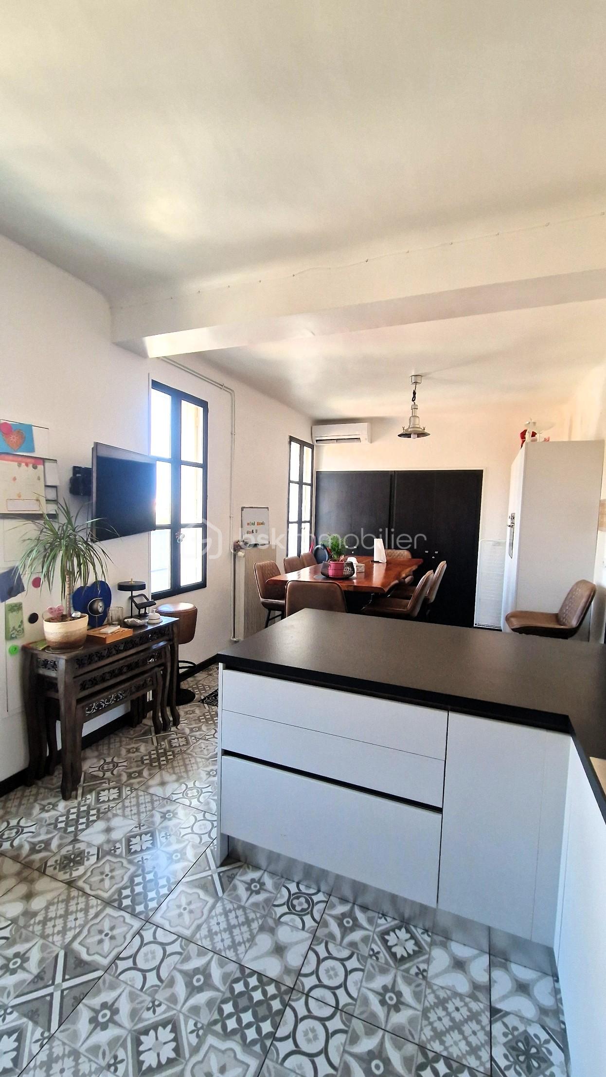 CUISINE ET SALLE.jpg