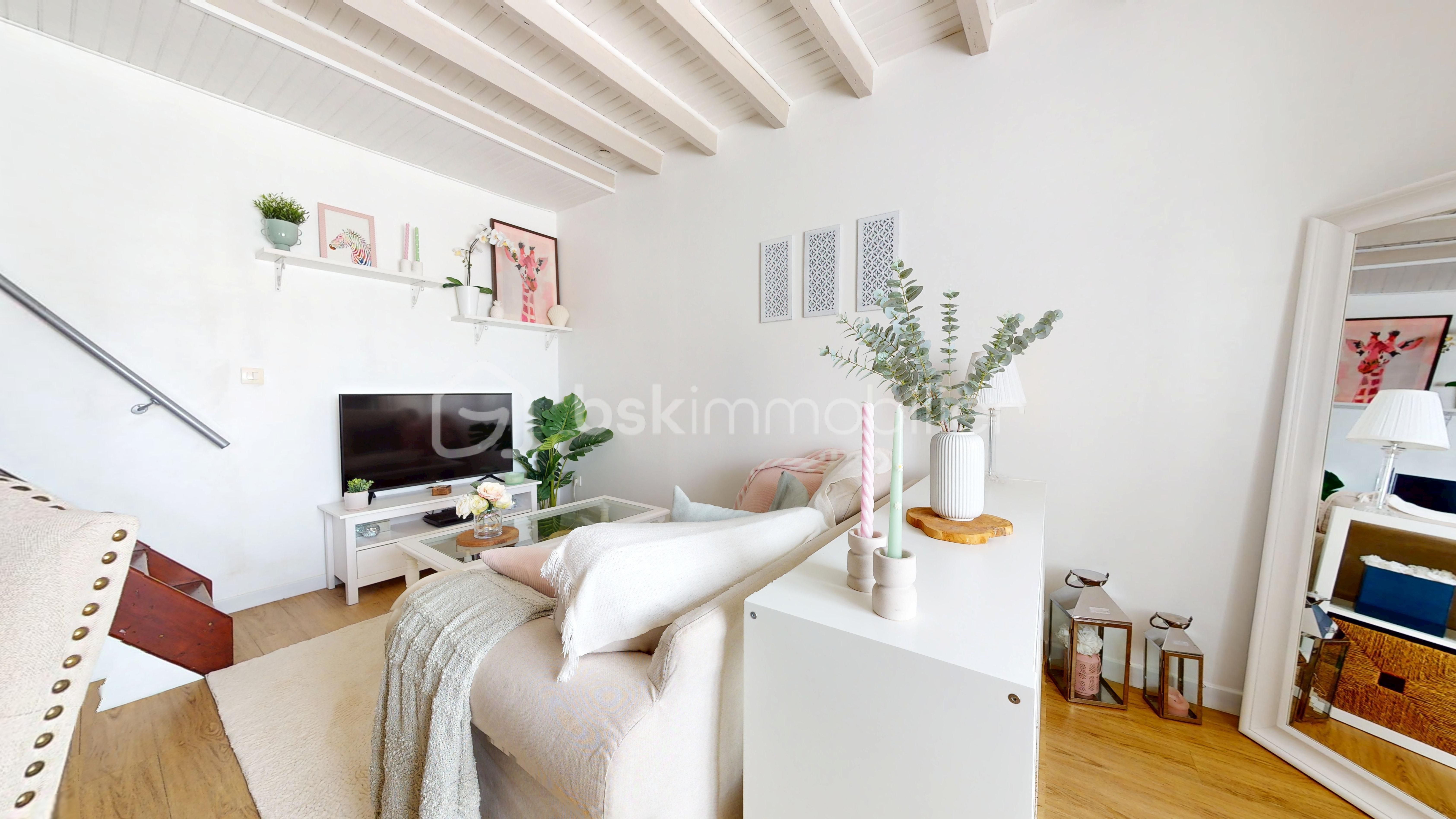Maisonnette-Bouray-sur-Juine-05252026_194507.jpg