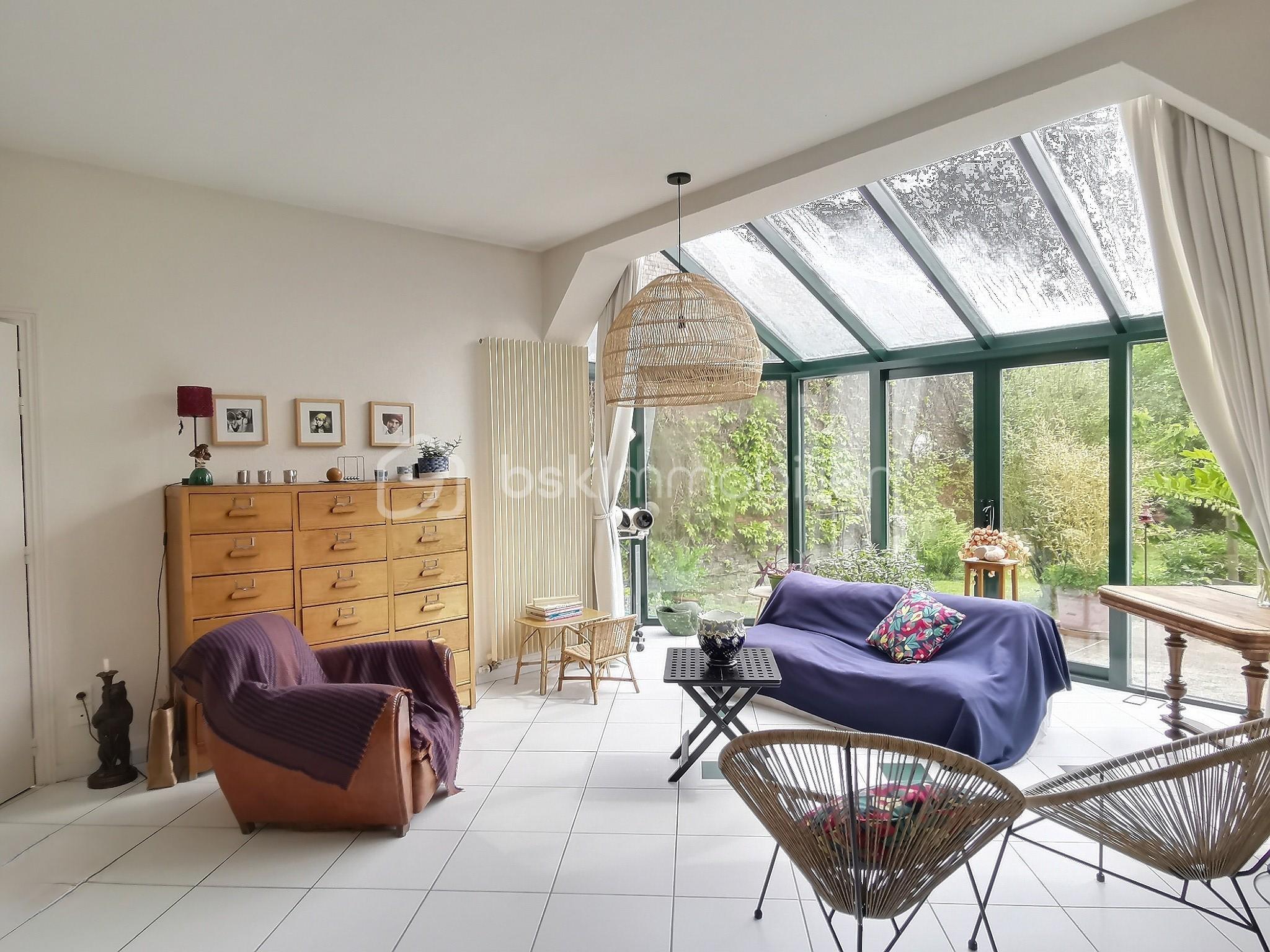Maison de 365 m² - salon bow window.jpg