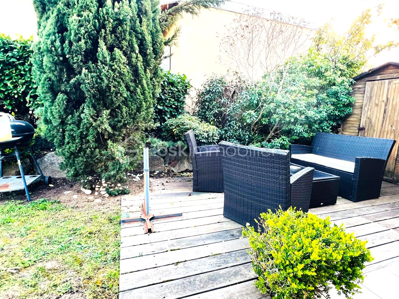 SALON DE JARDIN.jpeg