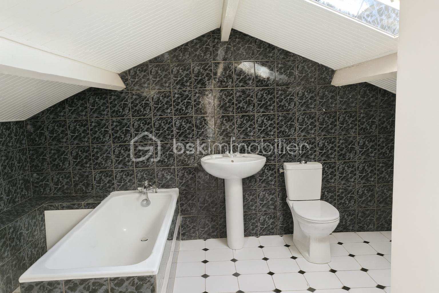 Maison de 104,33 m² - sdb.png