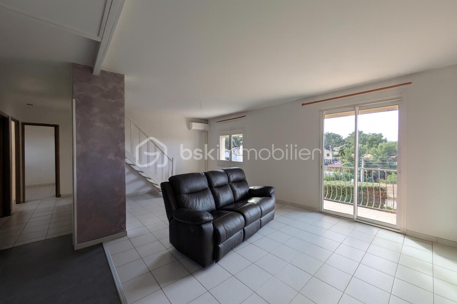 Maison de 104,33 m² - sejour .png