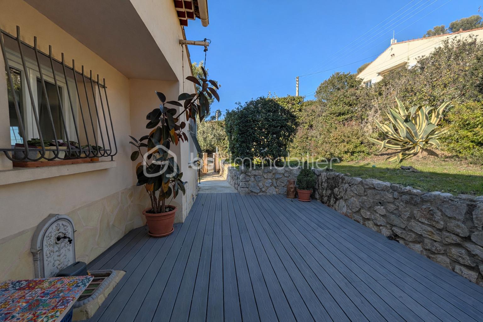 Maison de 104,33 m² - pub entree pieton 2.png