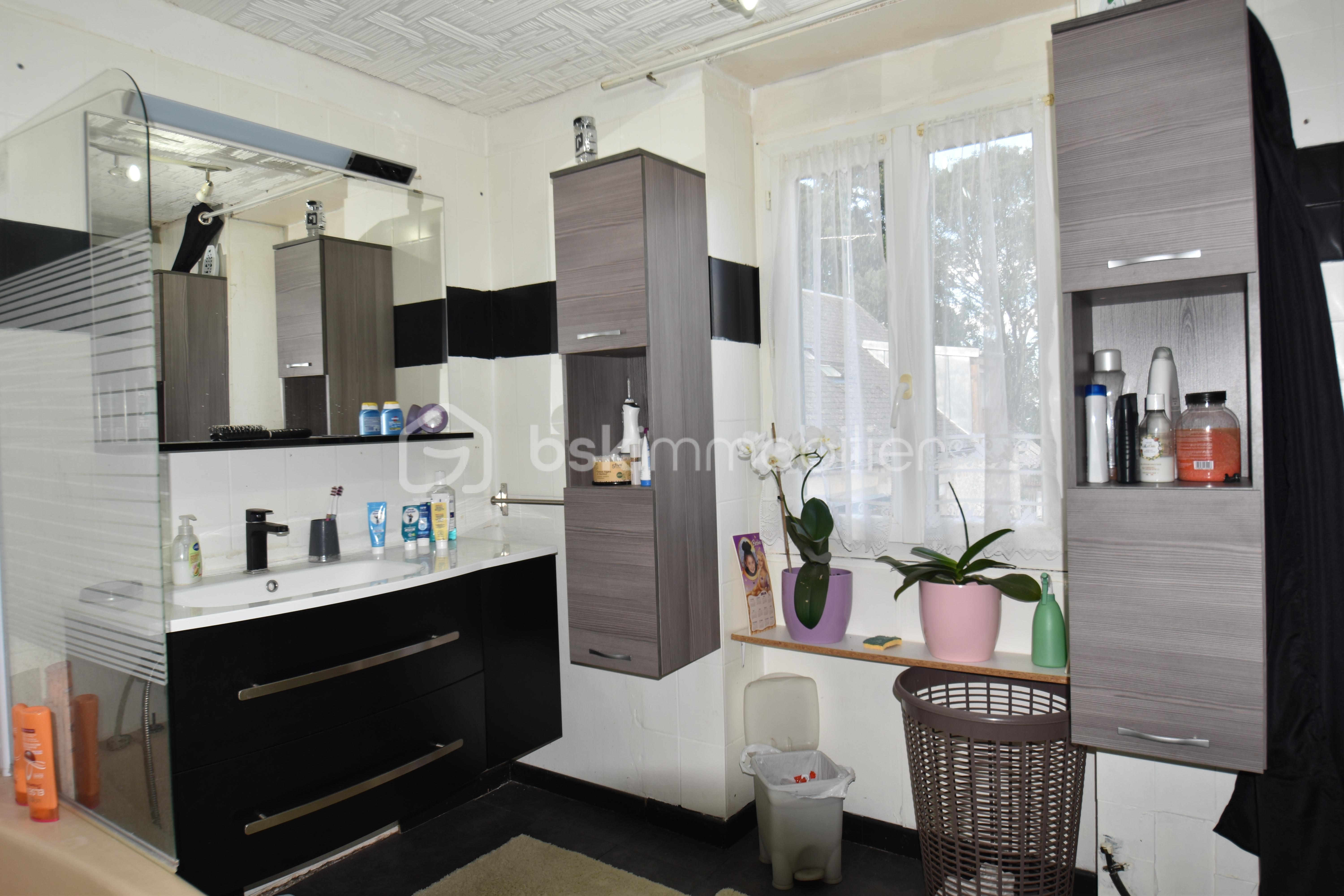 Maison de village de 120 m² - sdb4.JPG