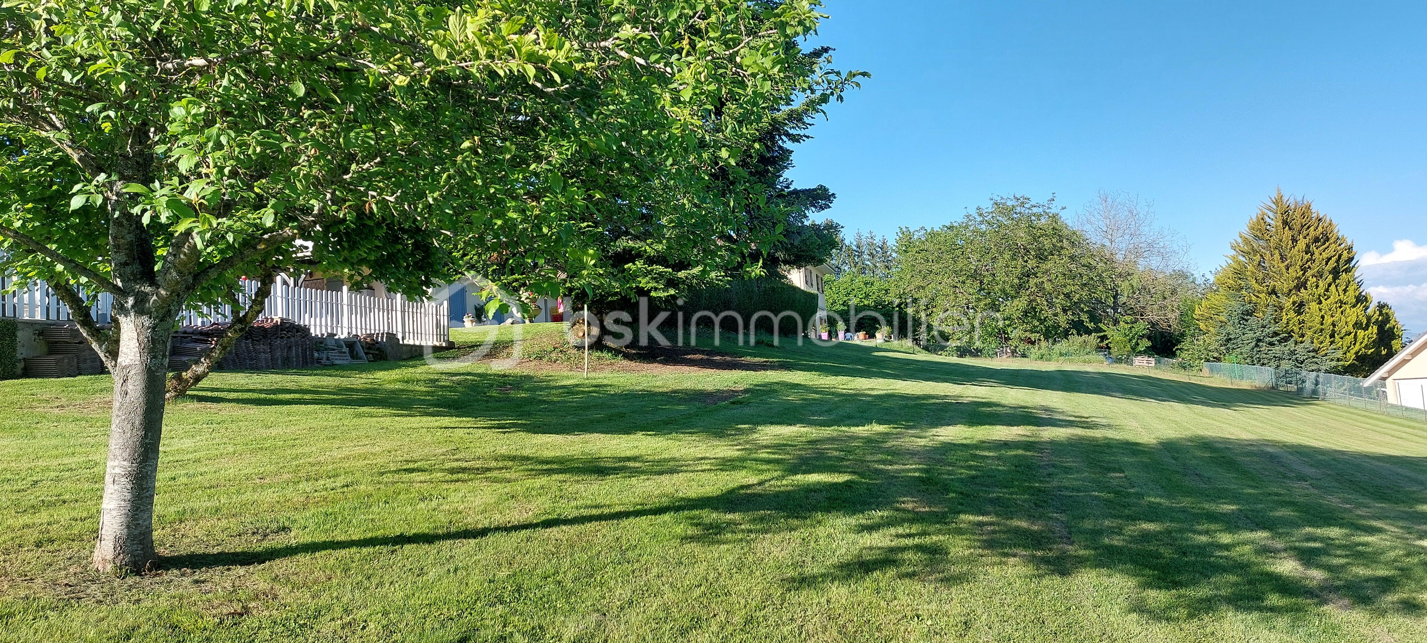 Terrain · à Usinens · 140 000 €