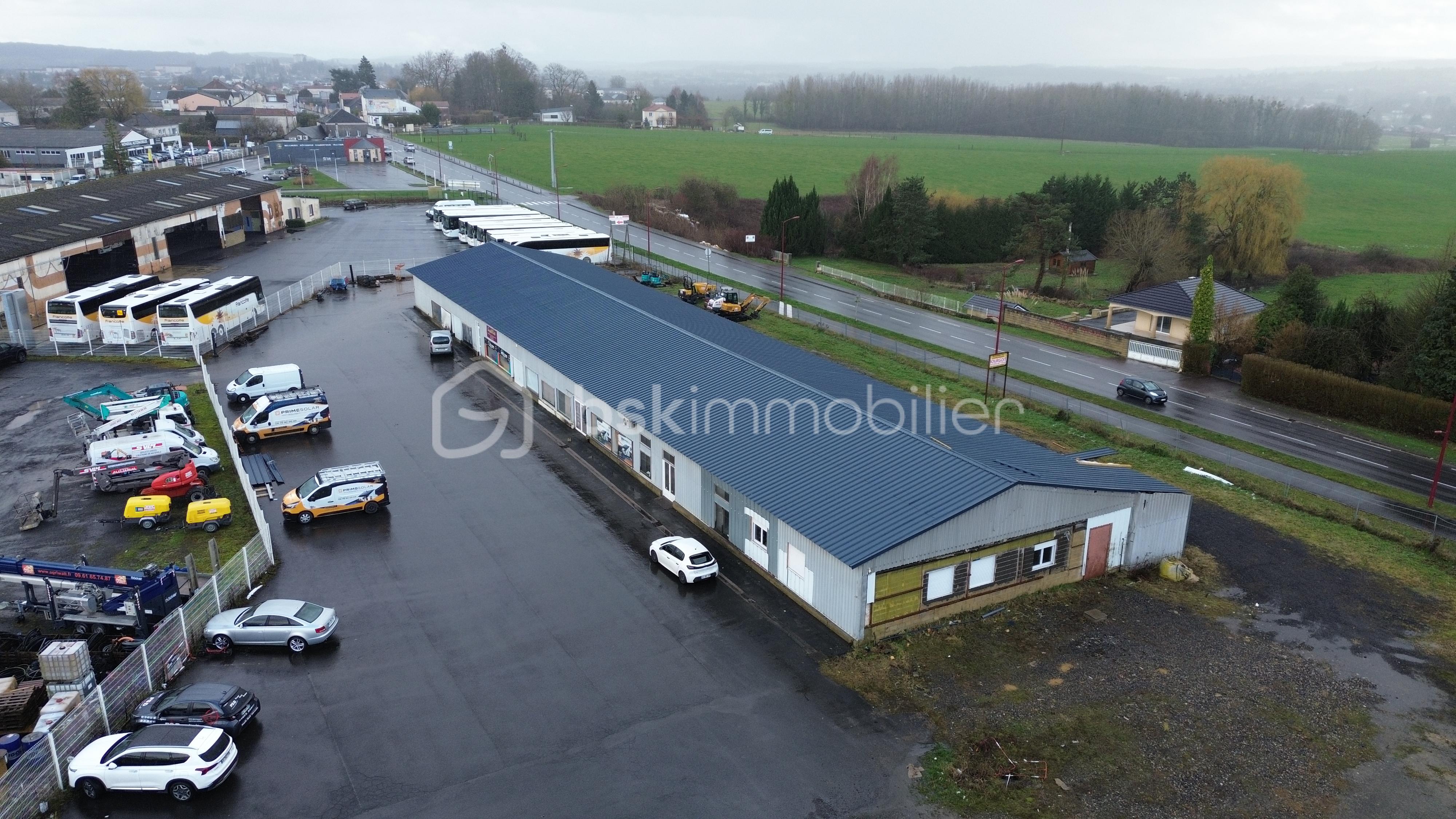 Immeuble 7 pièces 250 m² · à Warcq · 250 m² · 440 000 €