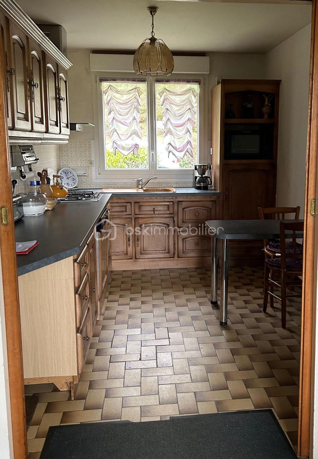 Corps de ferme de 113 m² - cuisine stang eolen 2.jpg