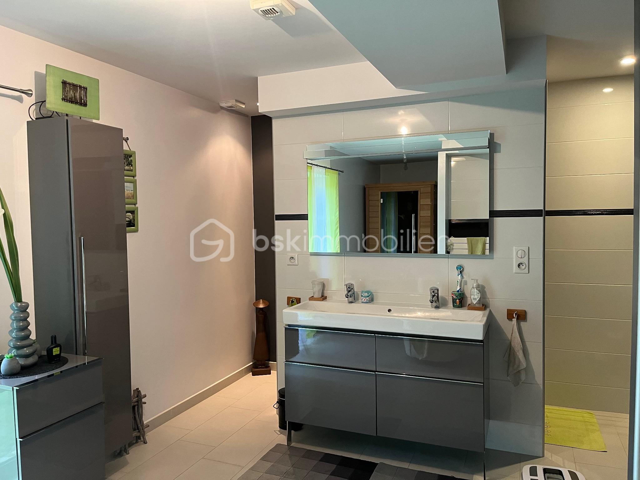 Maison de 230 m² - 5e36ec43-0487-4d60-a5f0-29d6def3ae35 (1).jpg