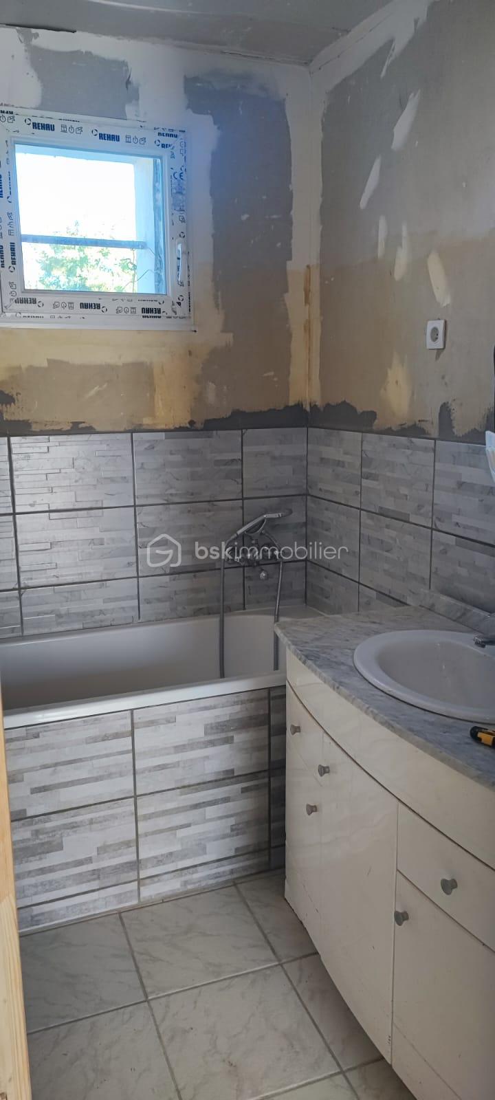 Maison de 61 m² - sdb.jpeg