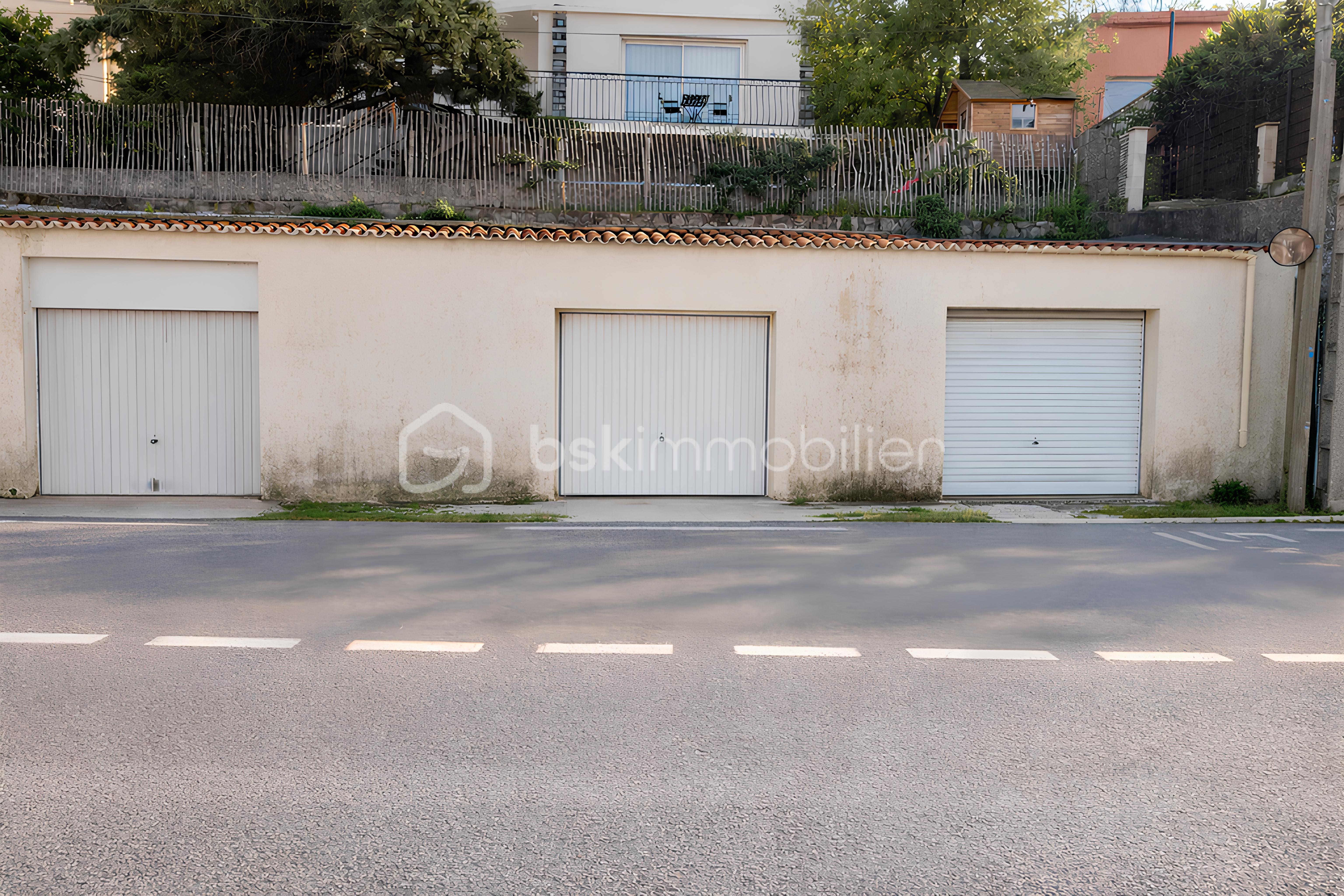 29 Garage en bord de route -.png