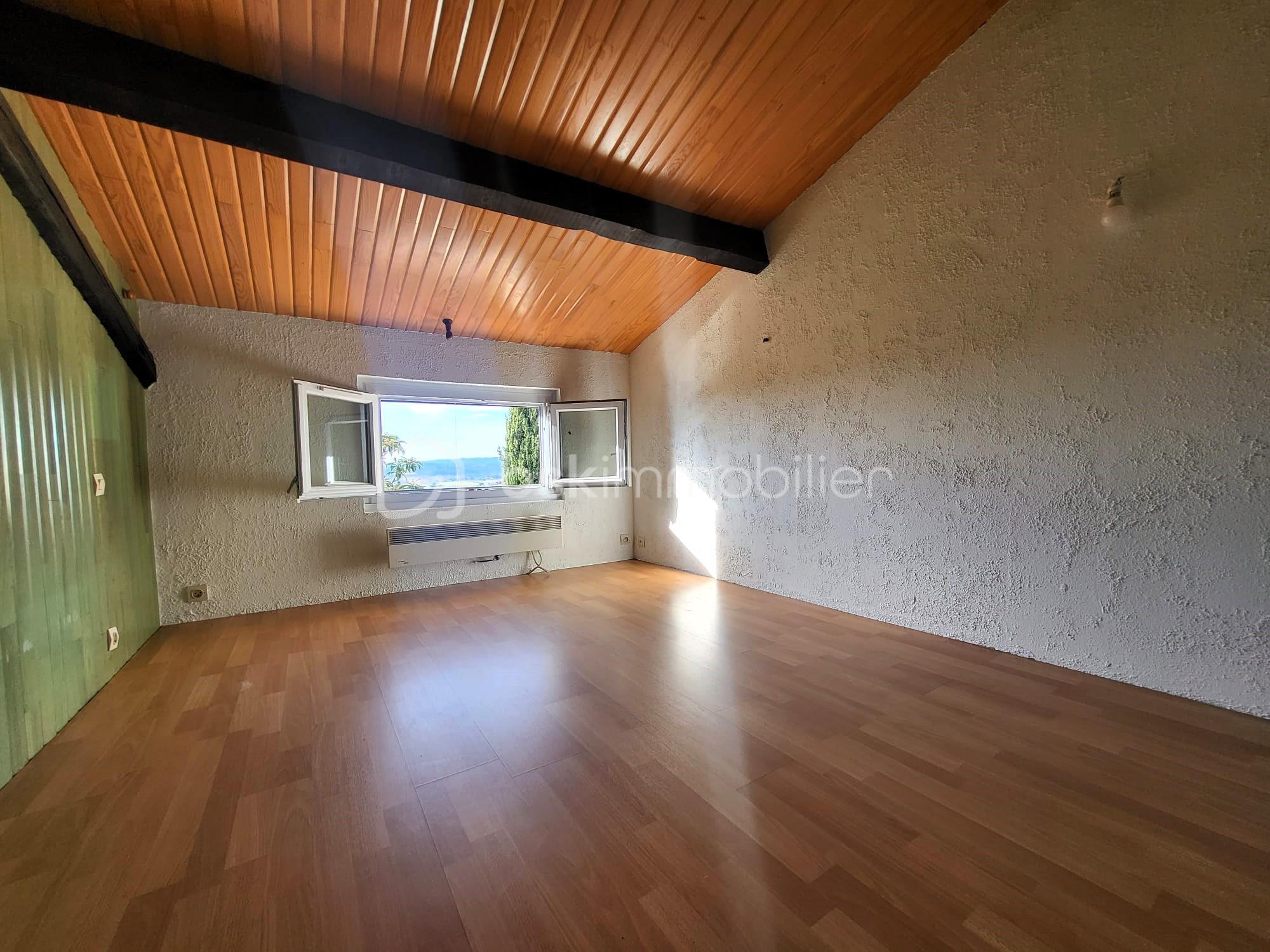 Villa de 157 m² - chambre haut 1.jpeg